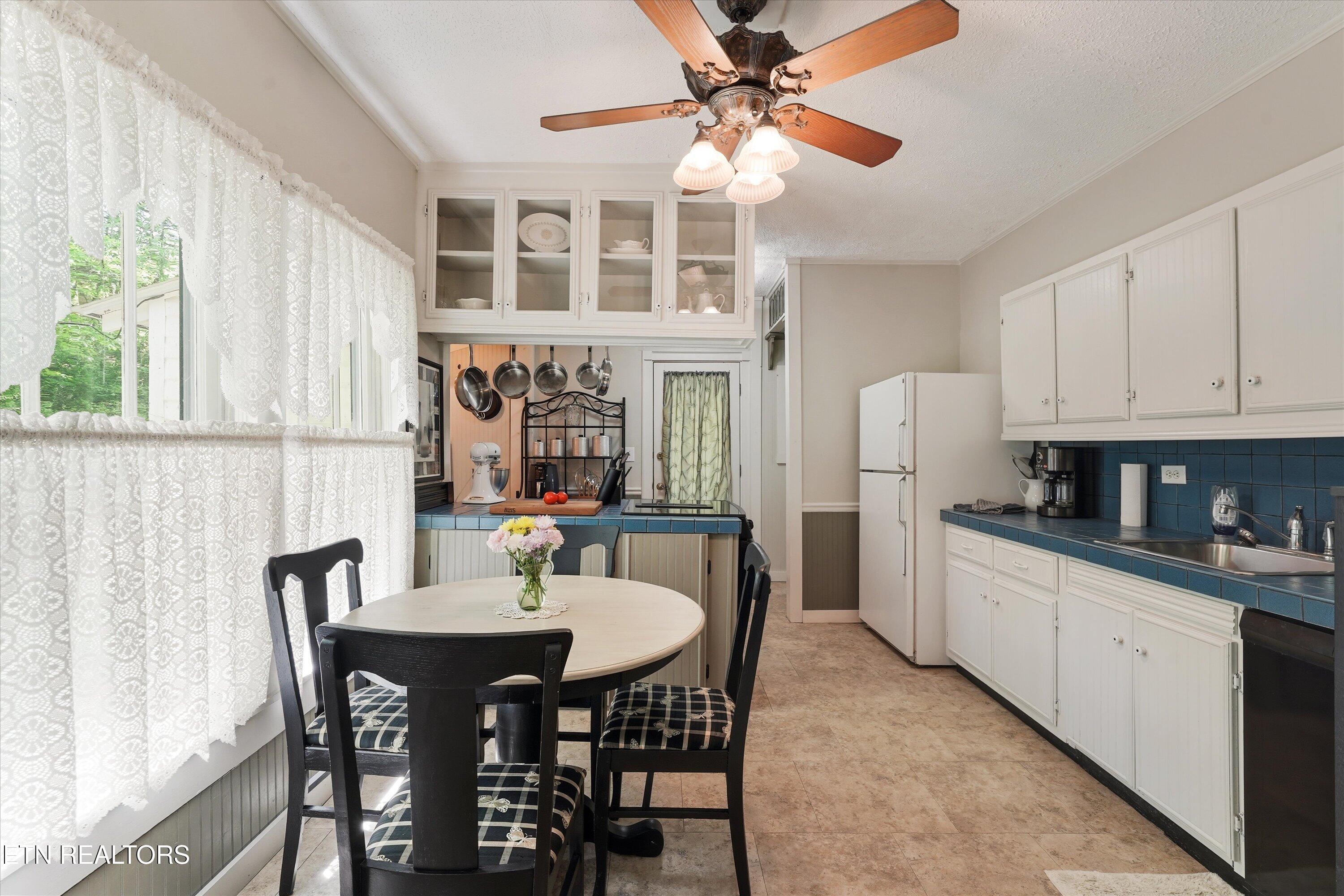 315 Laurel Hollow Road Clinton TN 37716
