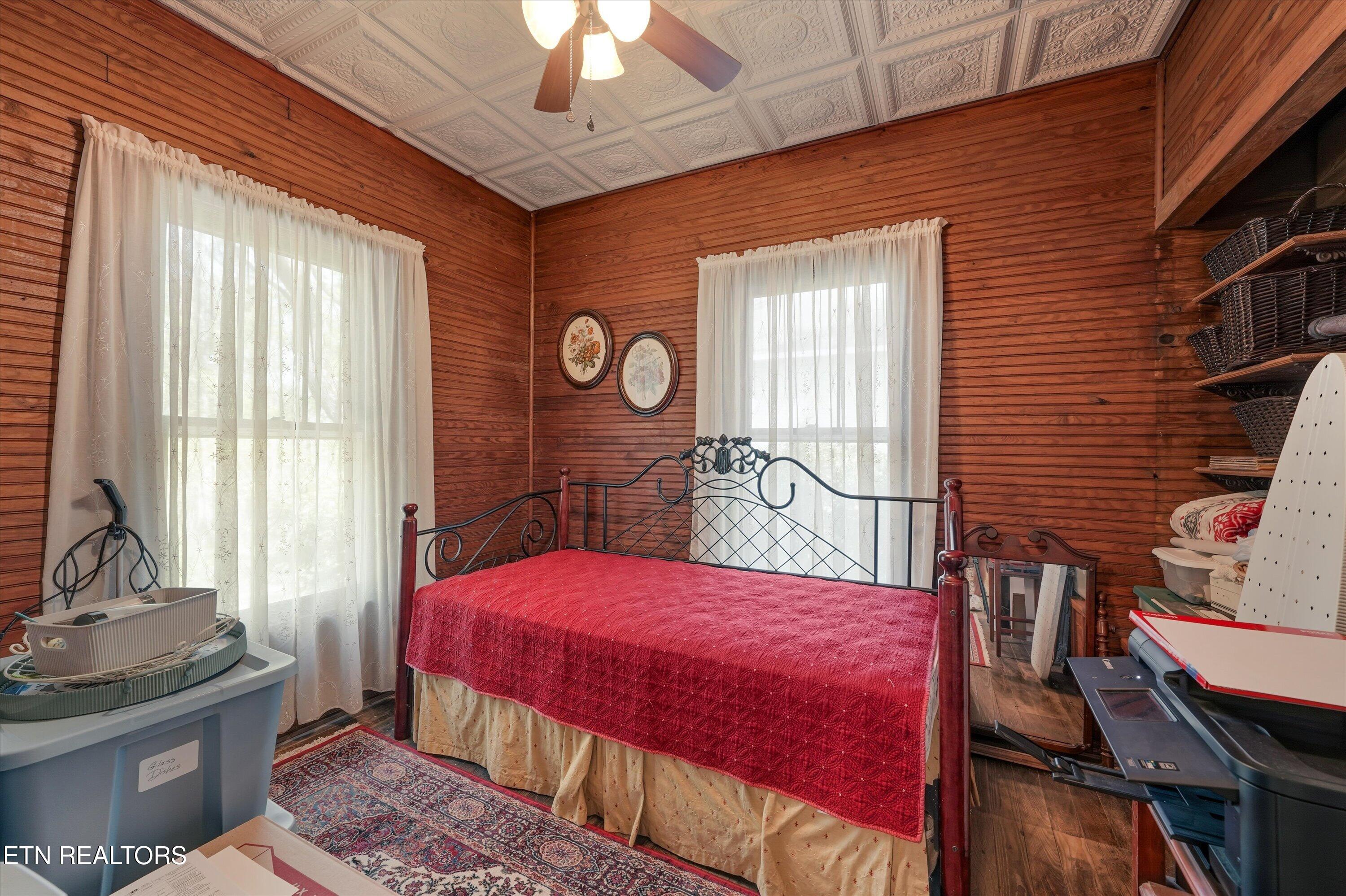 315 Laurel Hollow Road Clinton TN 37716