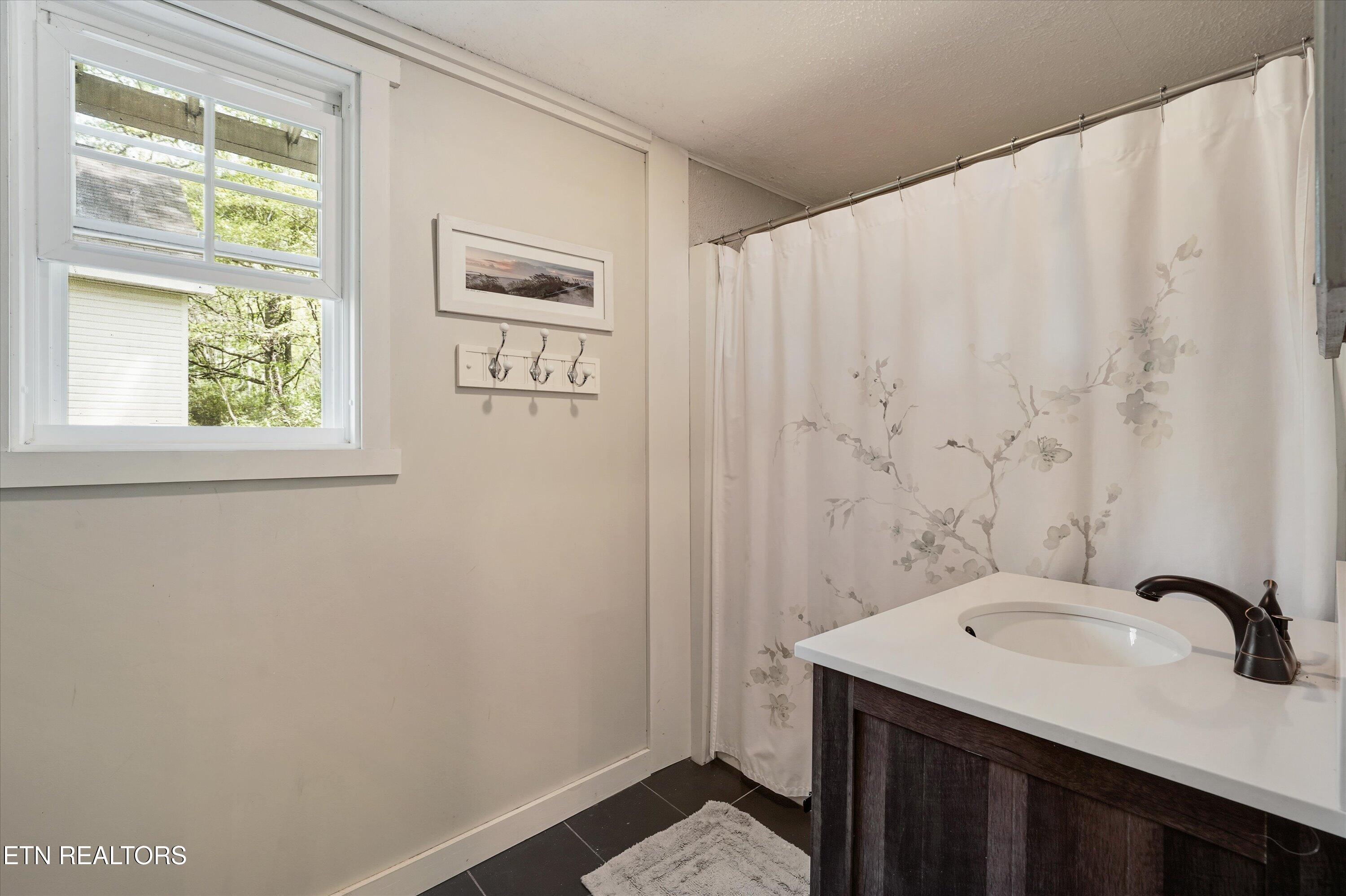 315 Laurel Hollow Road Clinton TN 37716