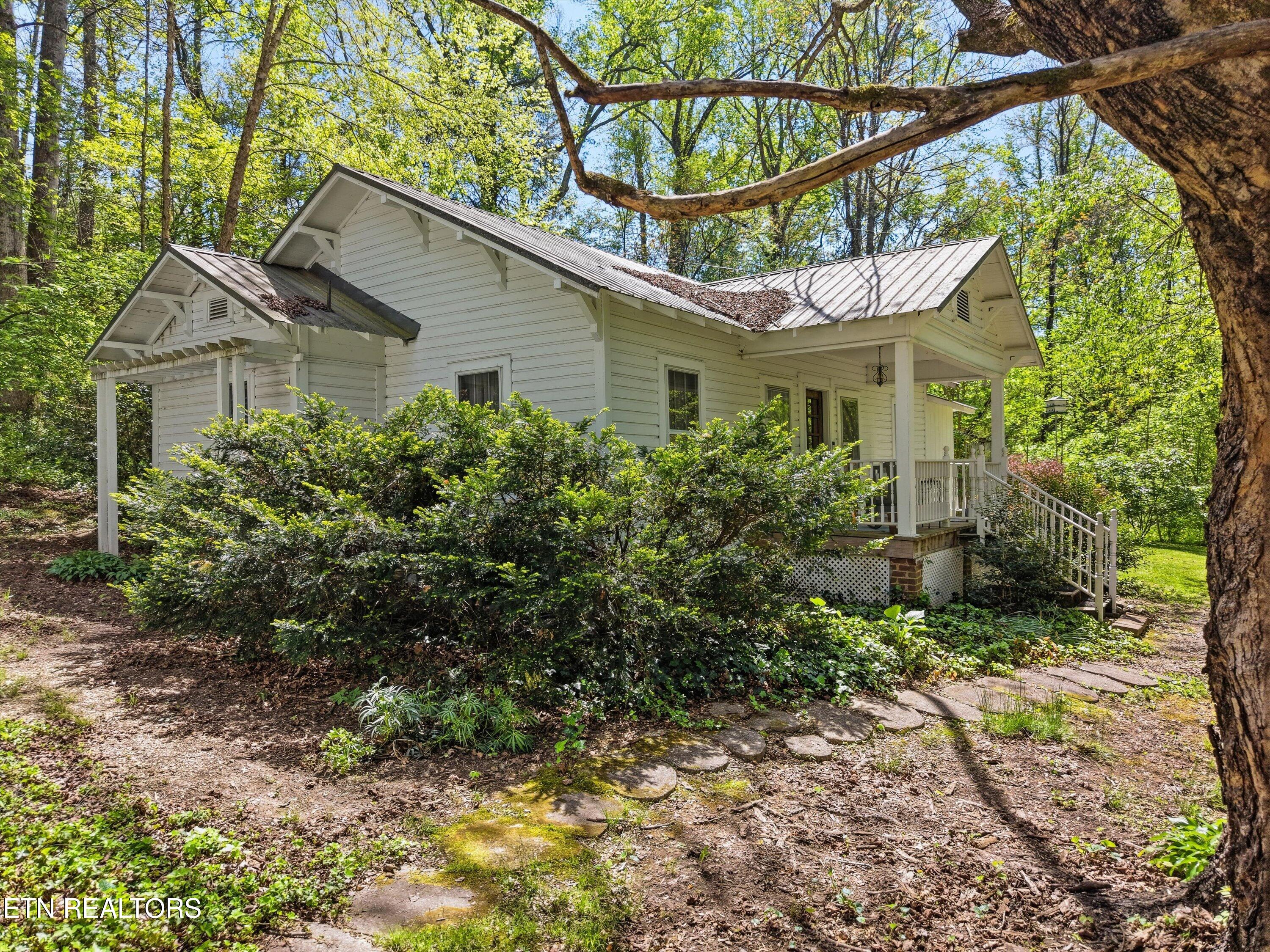 315 Laurel Hollow Road Clinton TN 37716