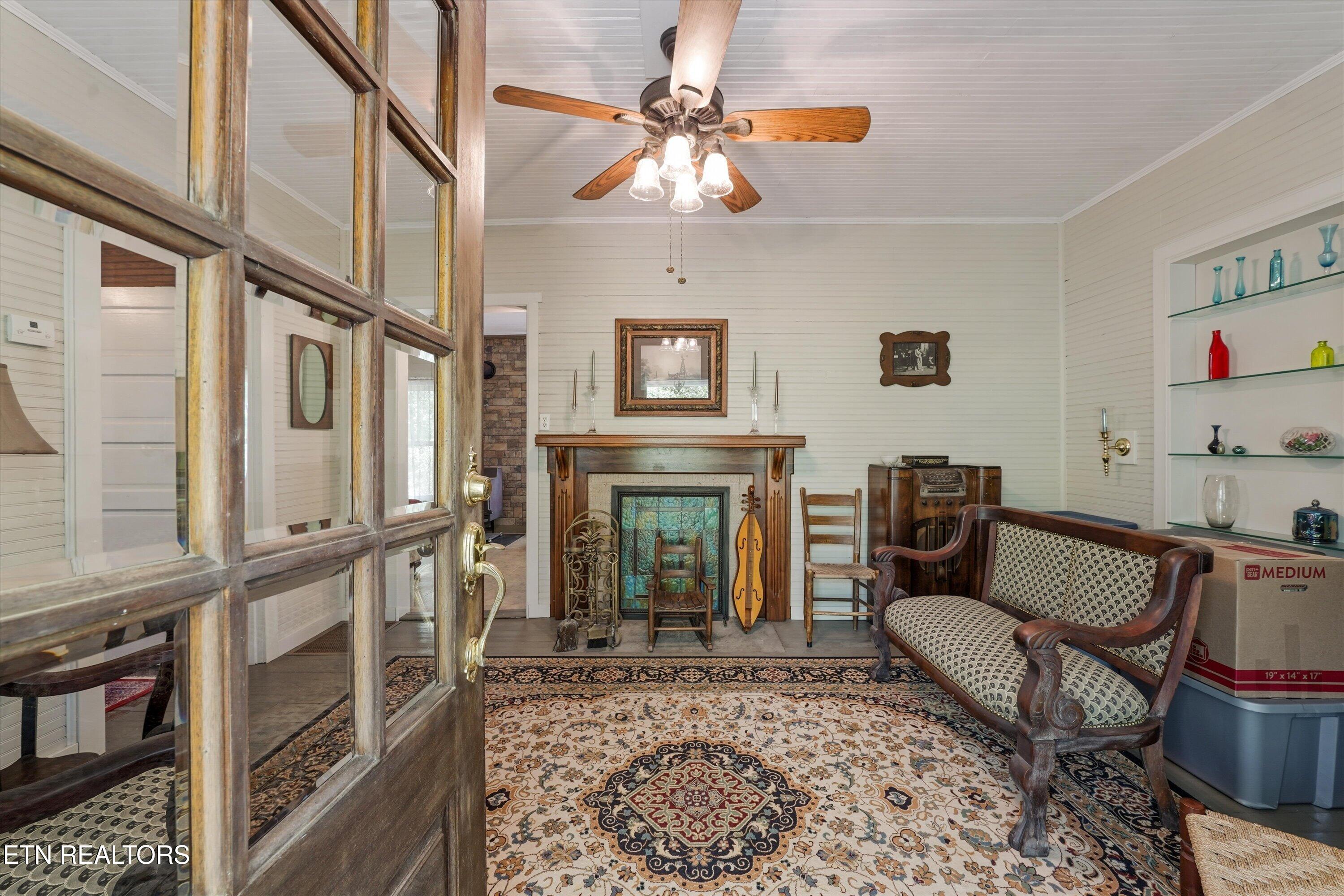 315 Laurel Hollow Road Clinton TN 37716