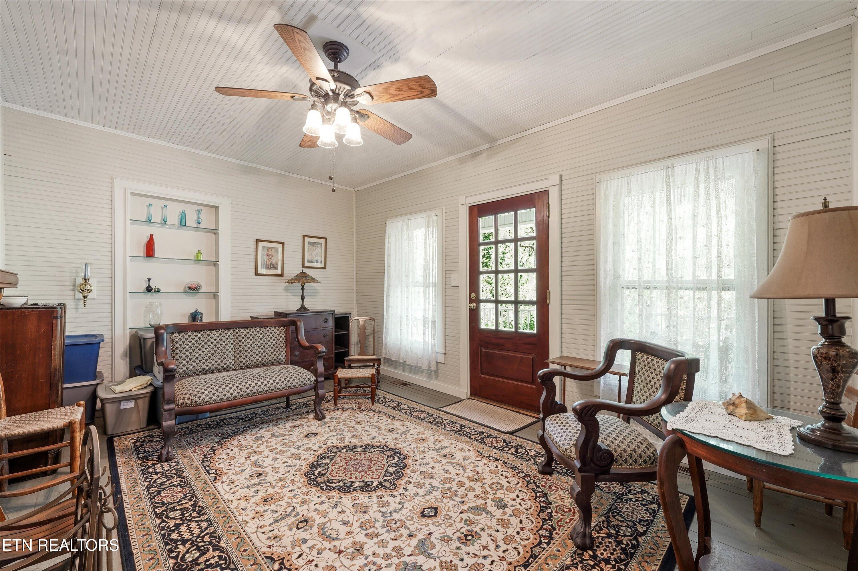 315 Laurel Hollow Road Clinton TN 37716