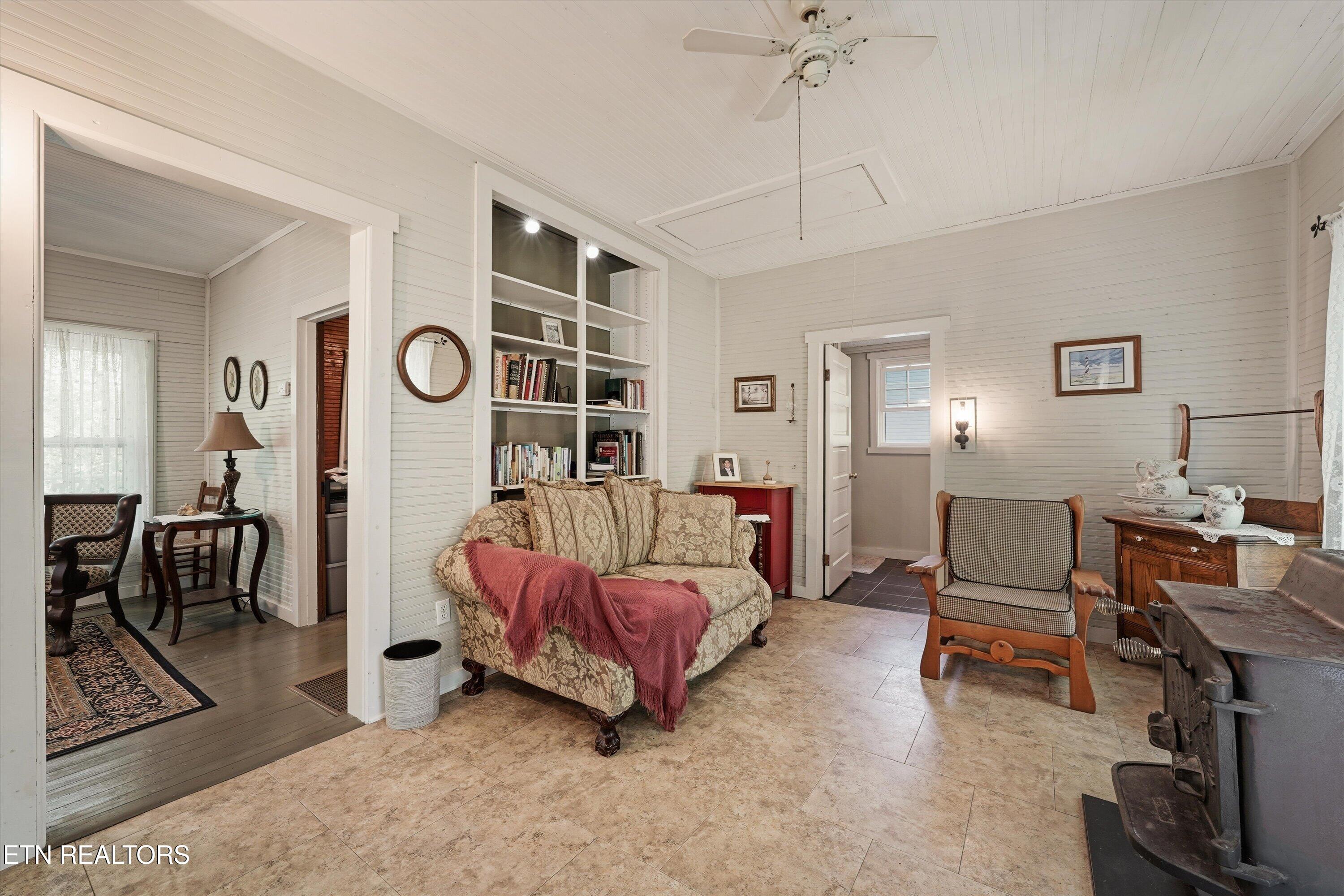 315 Laurel Hollow Road Clinton TN 37716