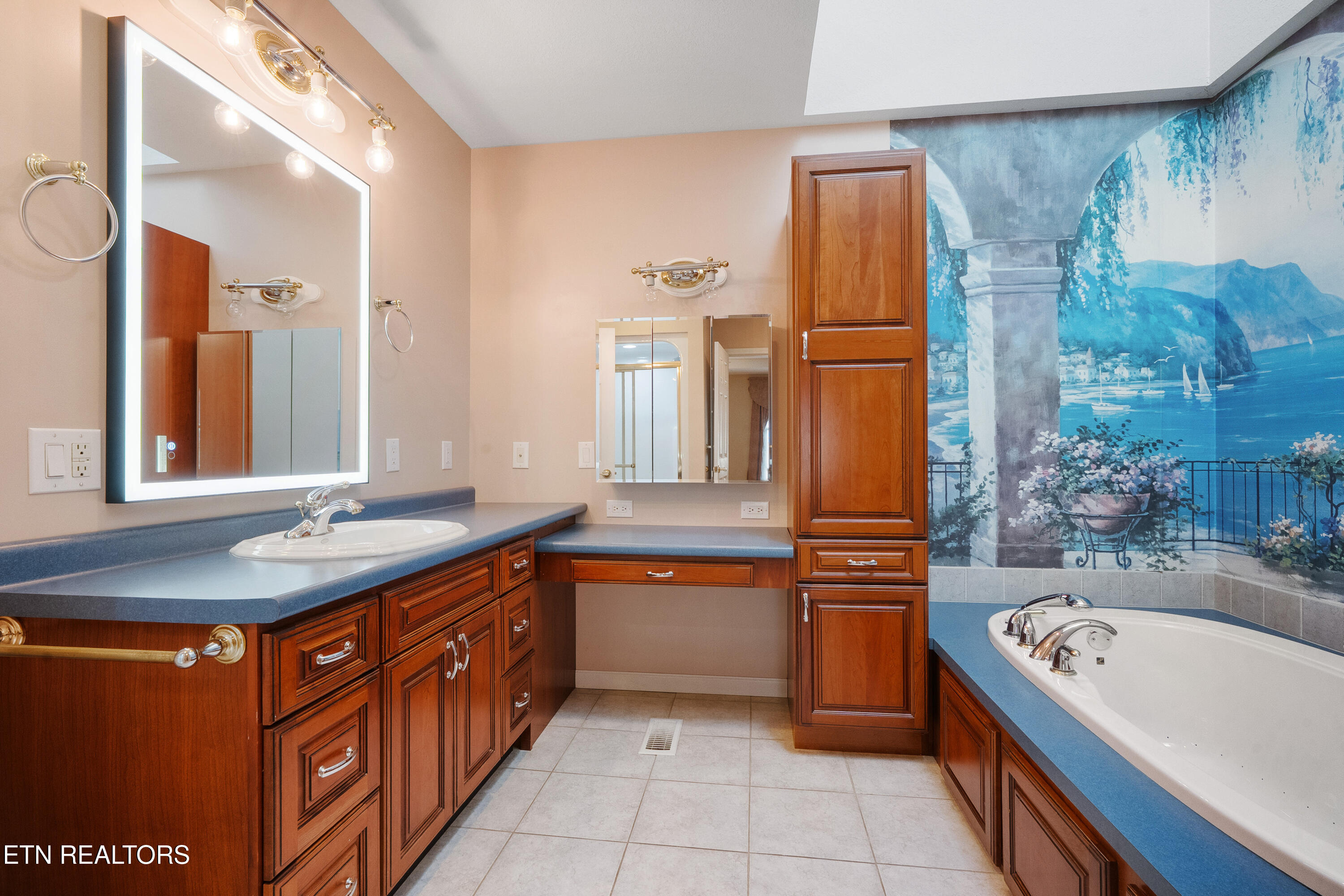 1245 S Heritage Drive Maryville TN 37803