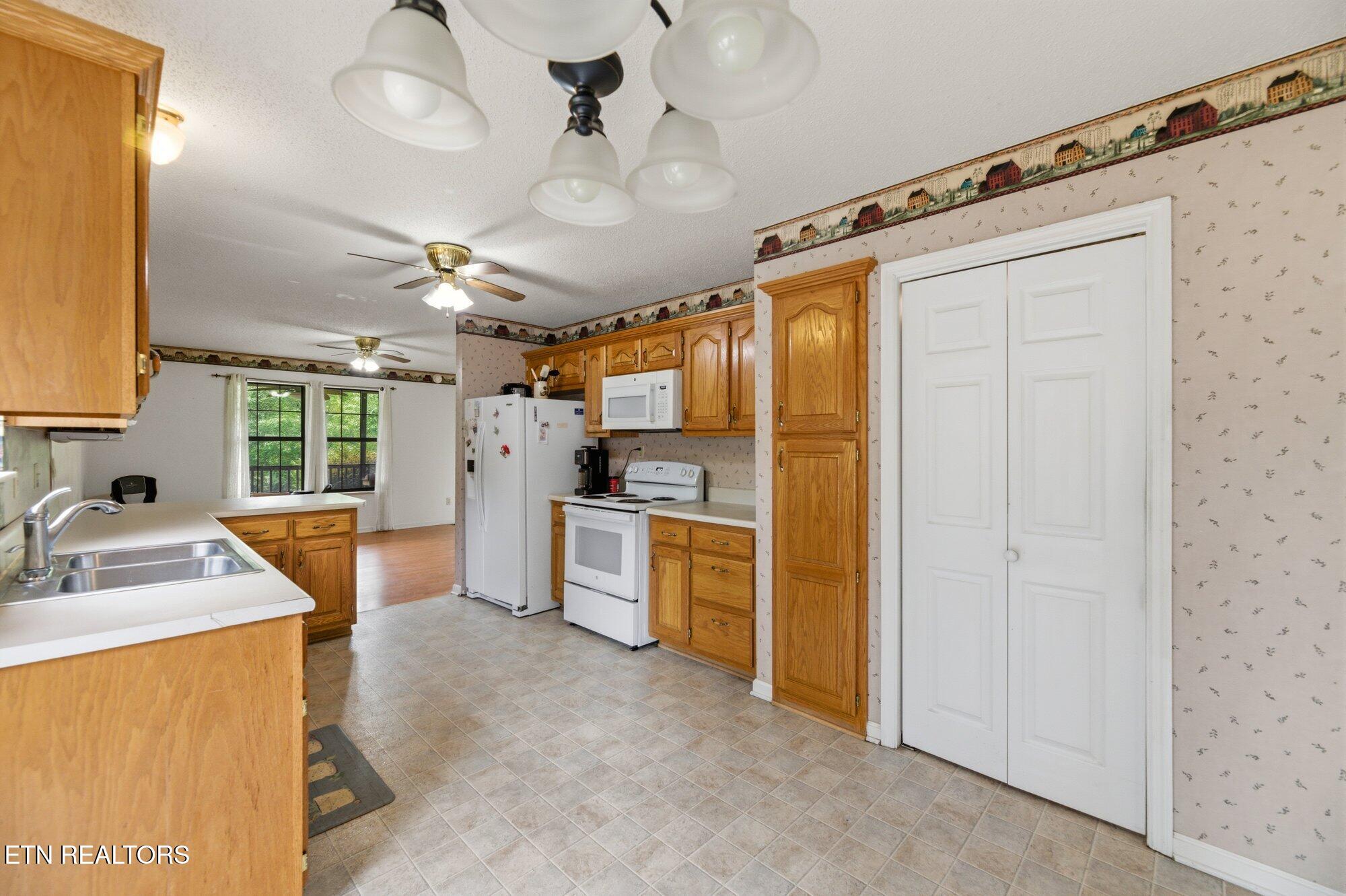 1992 Federal Road Madisonville TN 37354