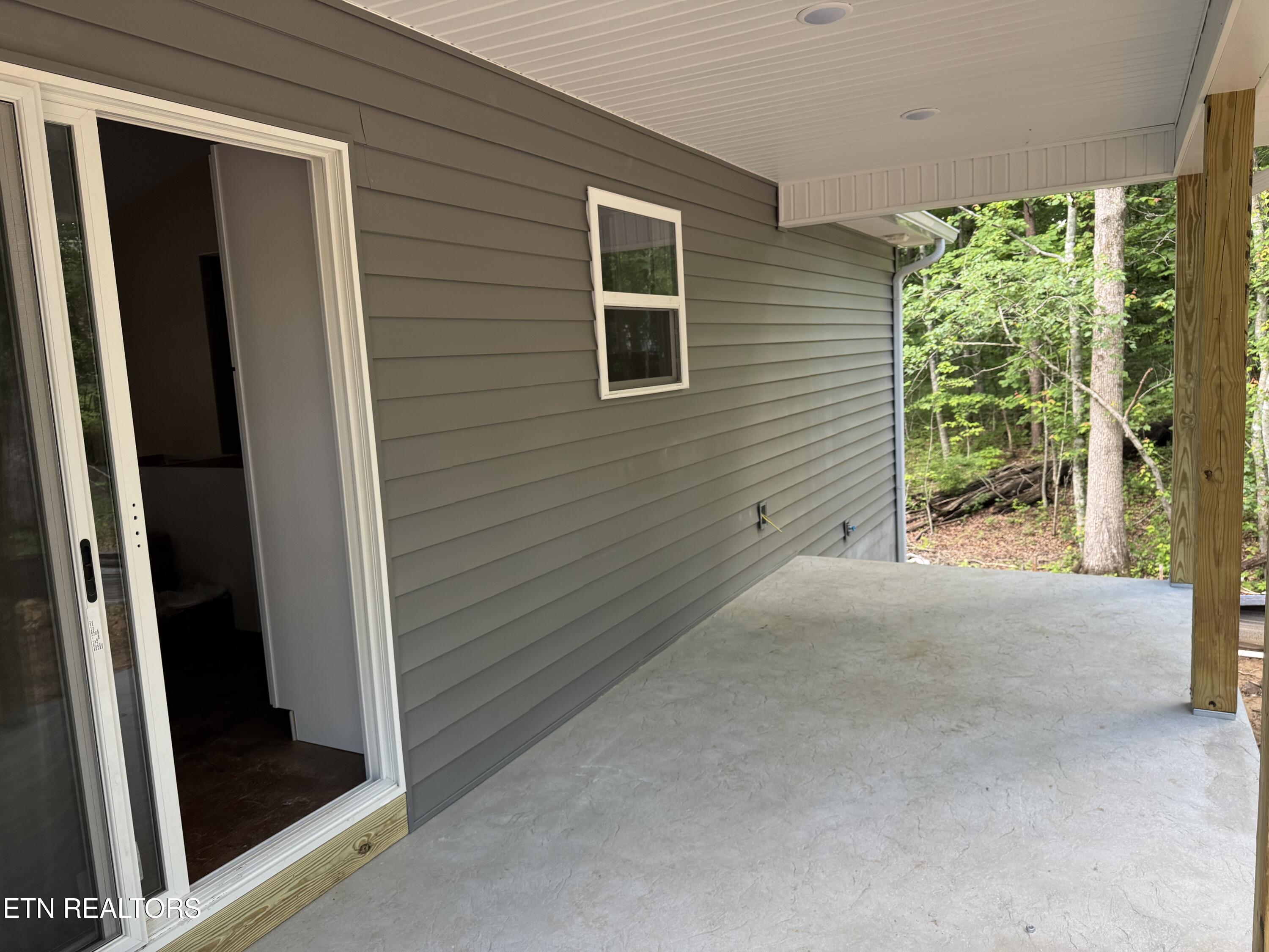 717 Oneida Lane Crossville TN 38572