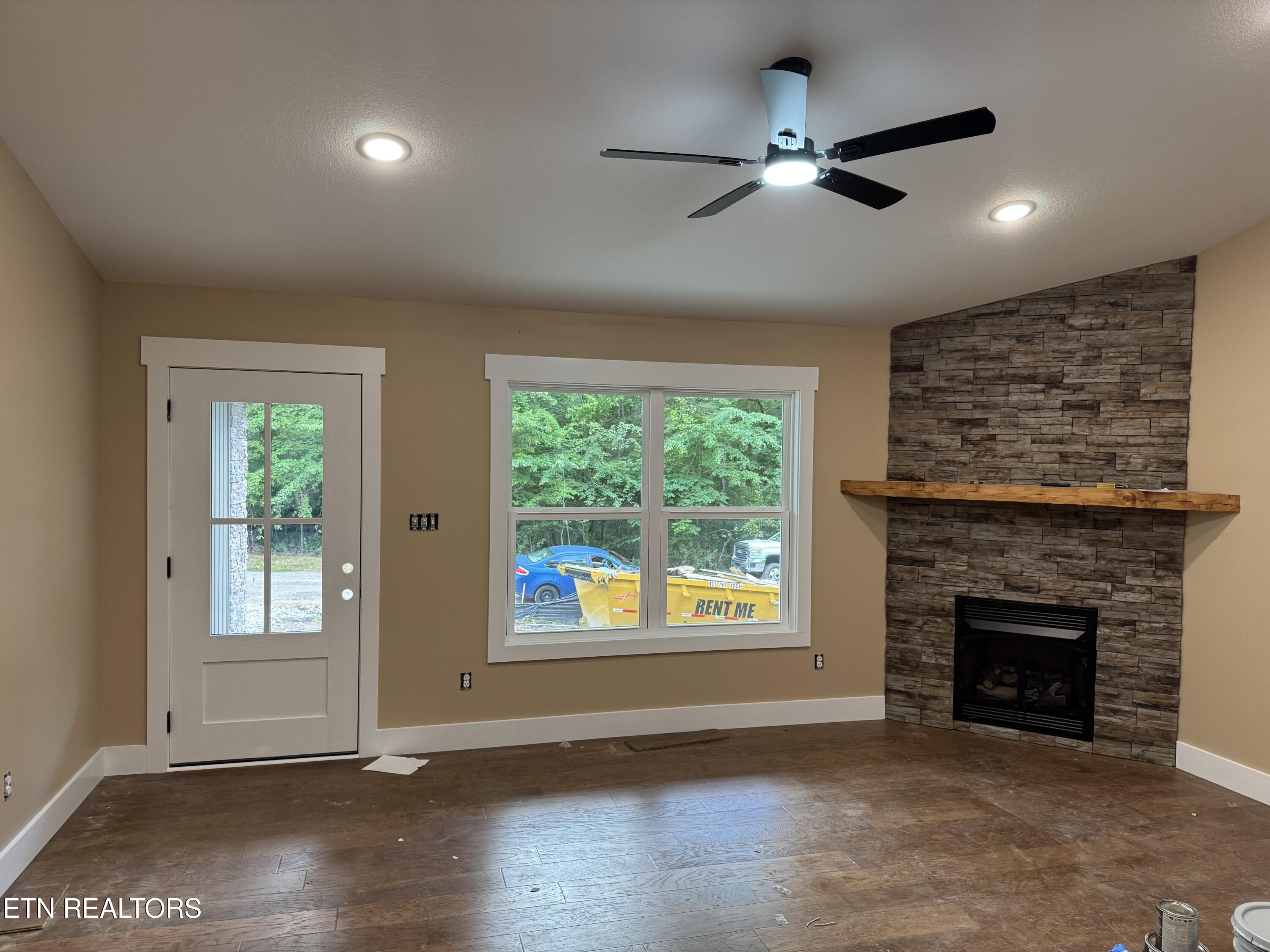717 Oneida Lane Crossville TN 38572