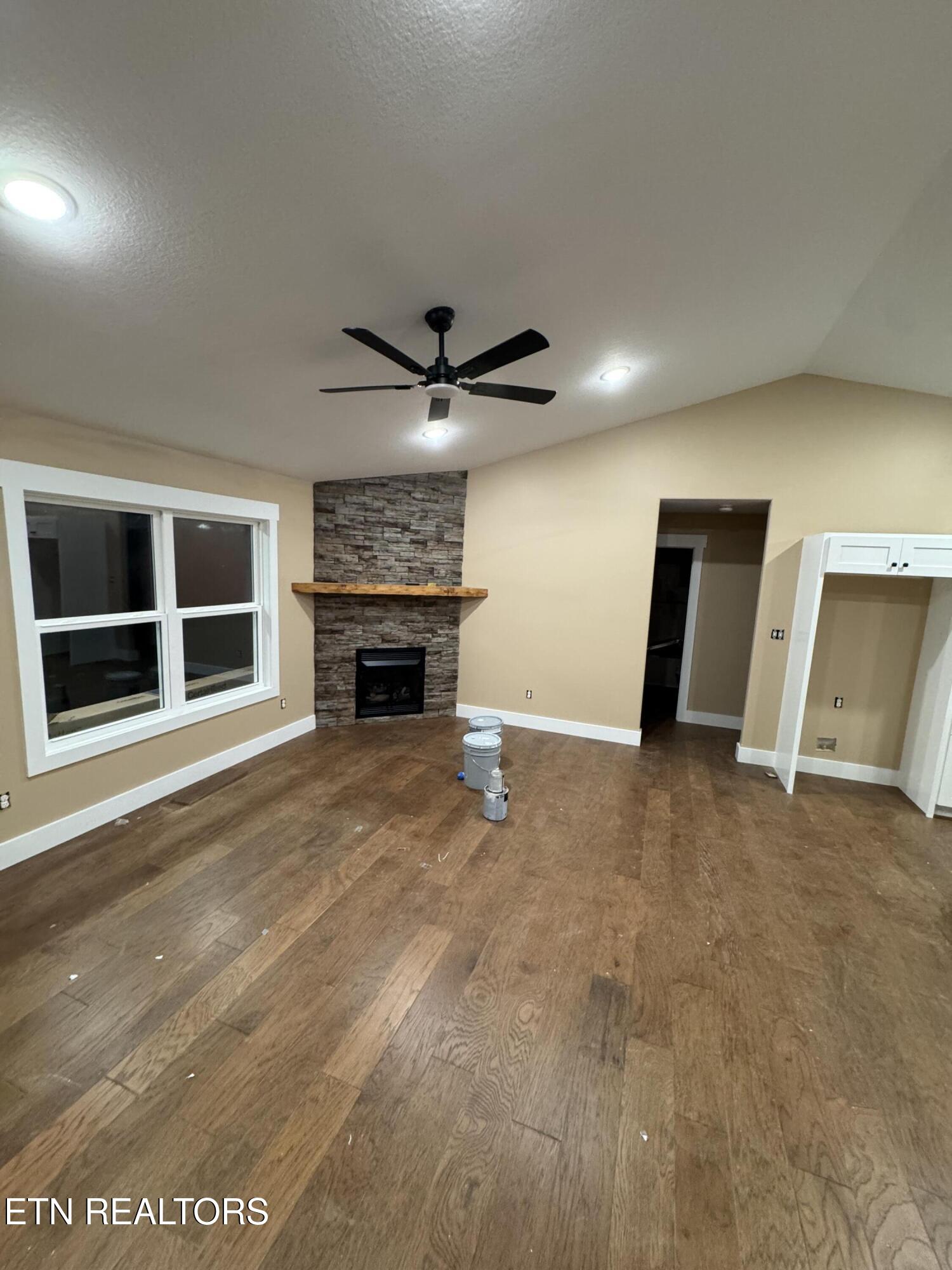 717 Oneida Lane Crossville TN 38572