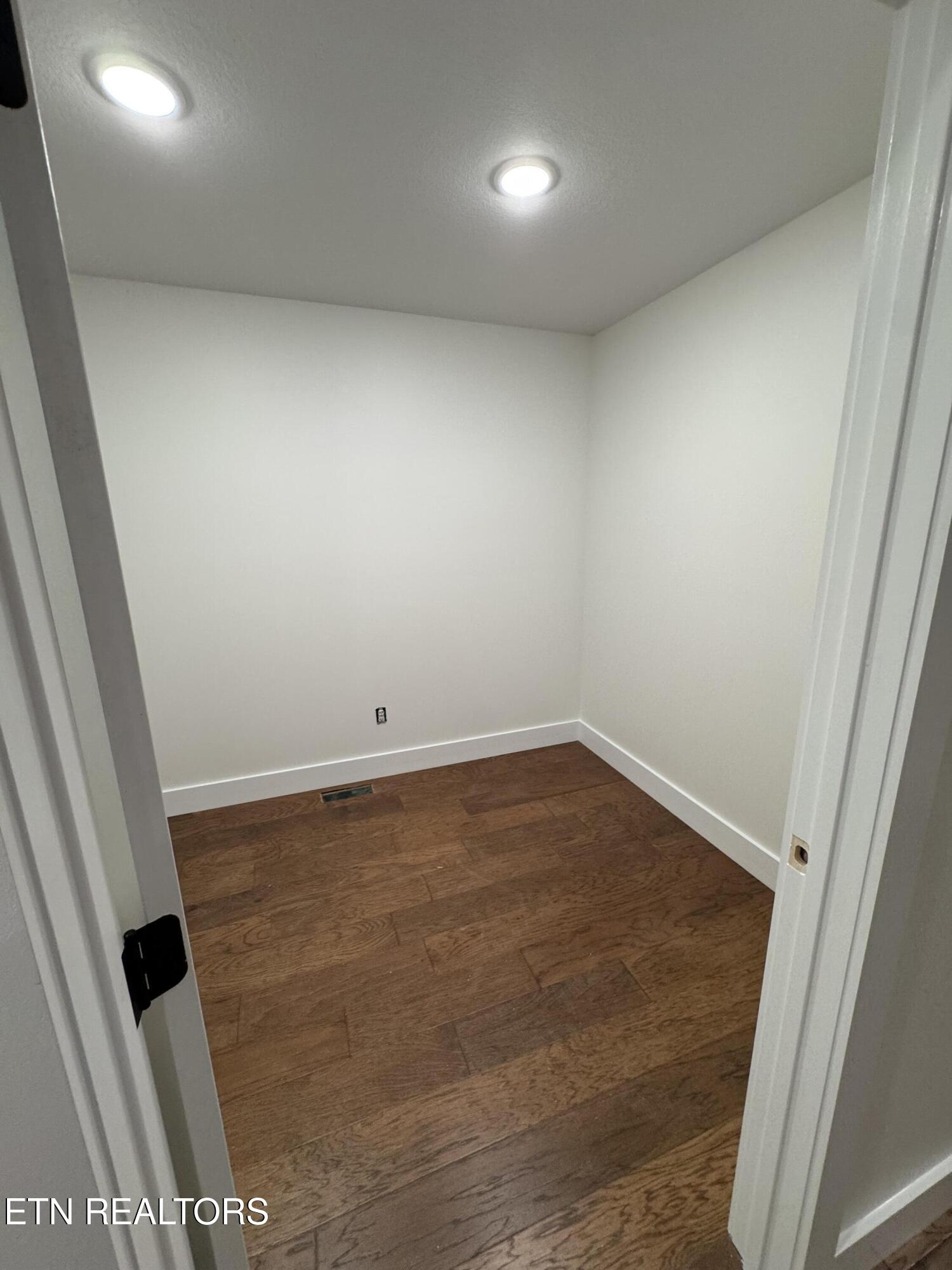 717 Oneida Lane Crossville TN 38572