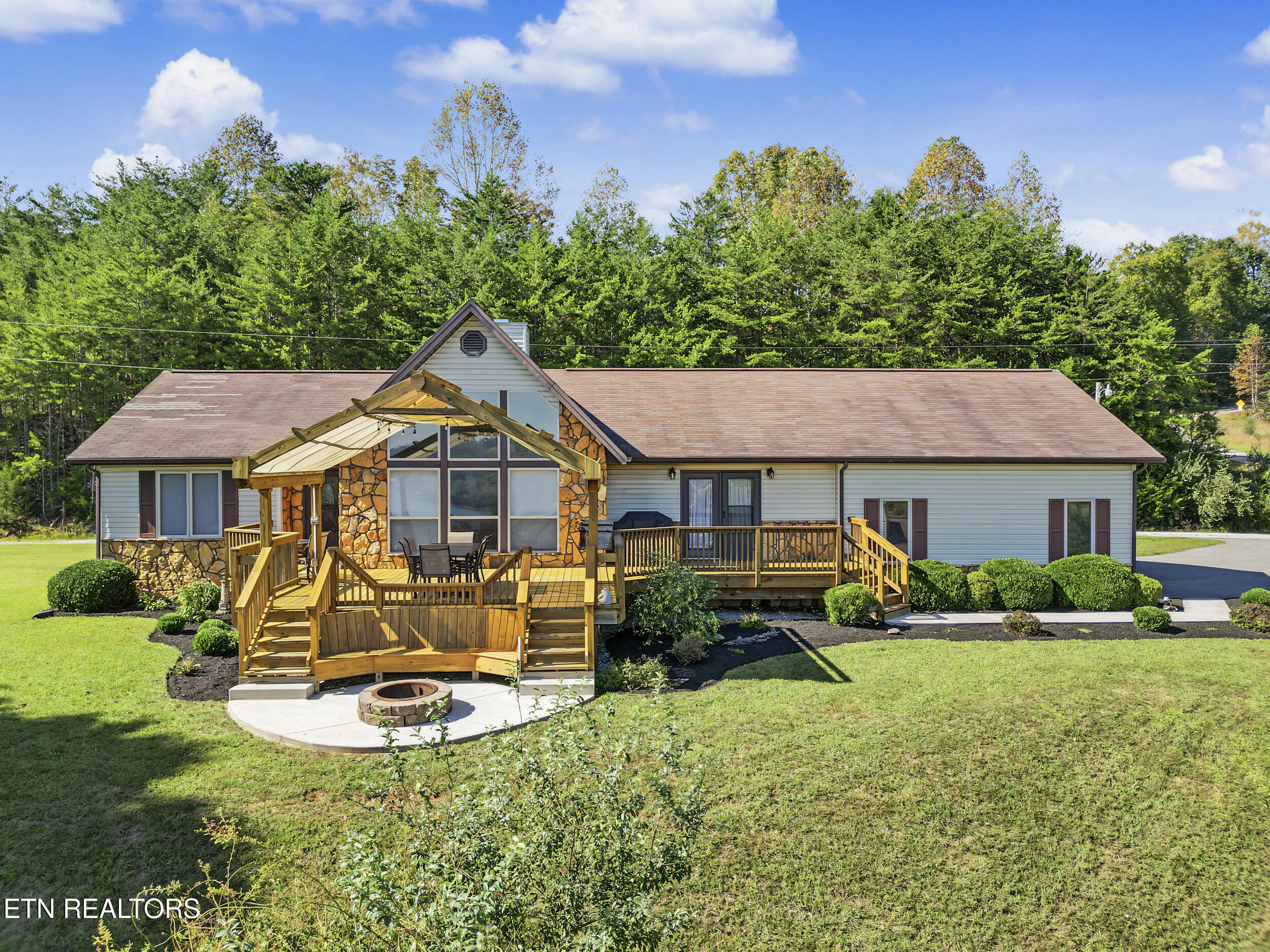 257 Mariner Point Road Lafollette TN 37766