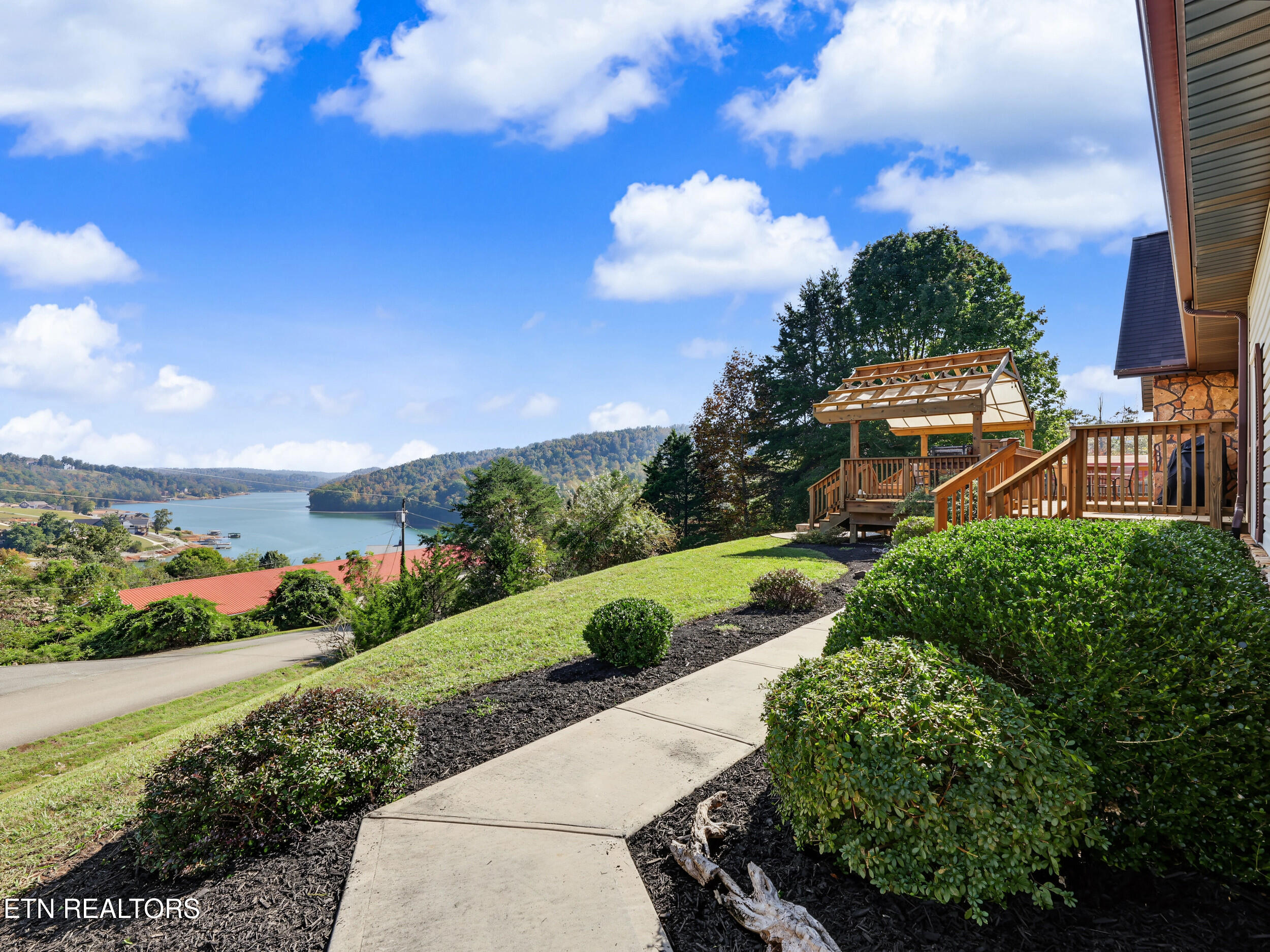 257 Mariner Point Road Lafollette TN 37766