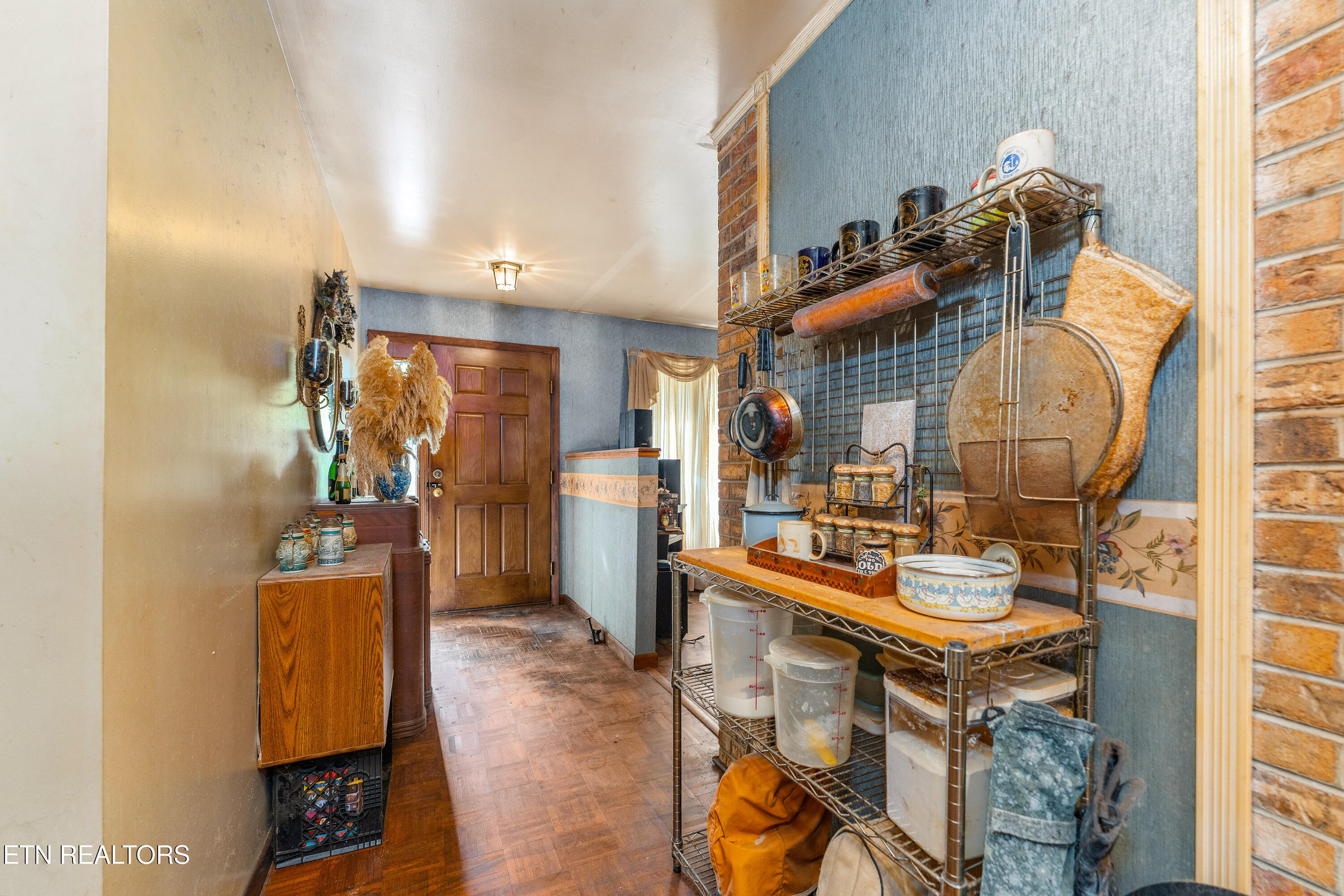 1688 E Wolf Valley Road Heiskell TN 37754