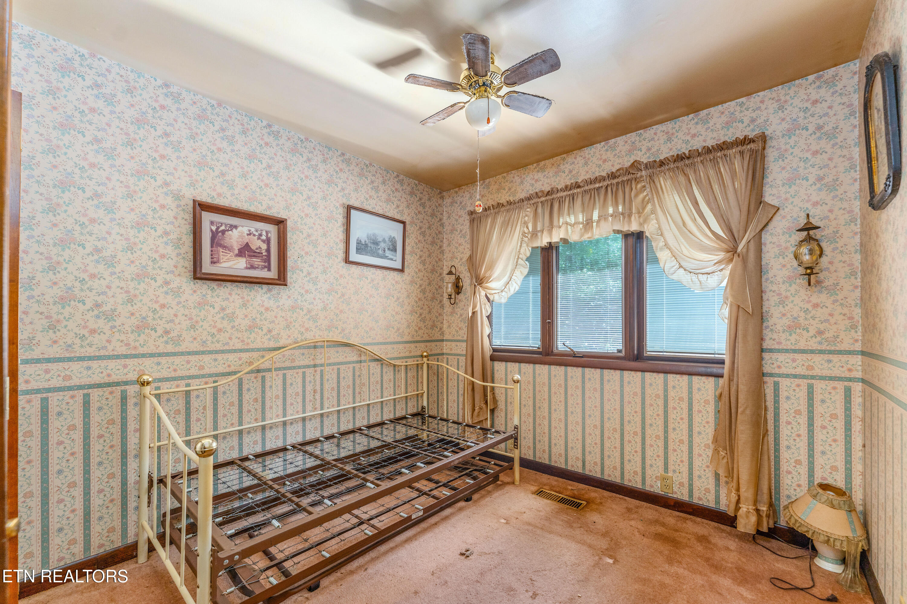 1688 E Wolf Valley Road Heiskell TN 37754