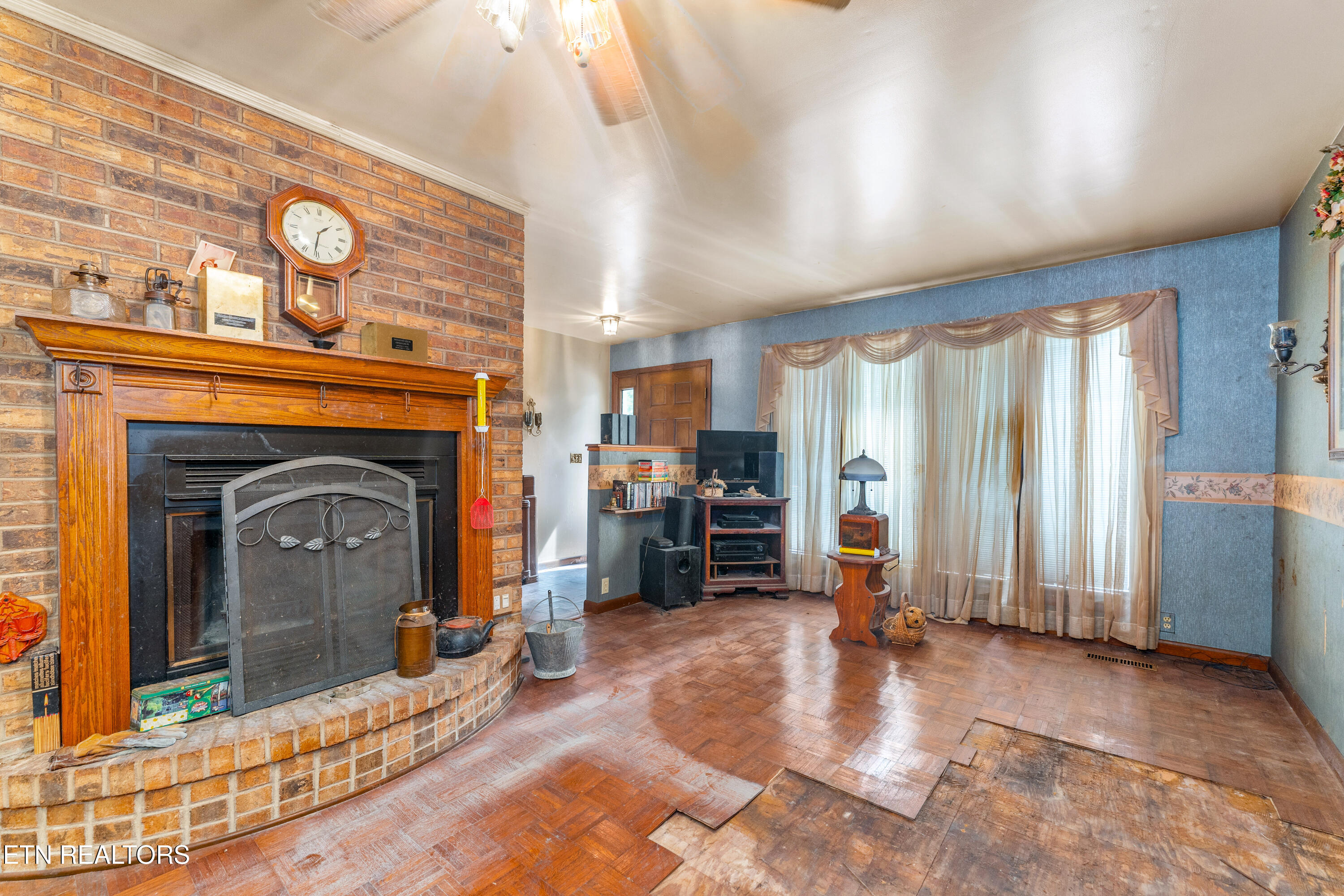 1688 E Wolf Valley Road Heiskell TN 37754