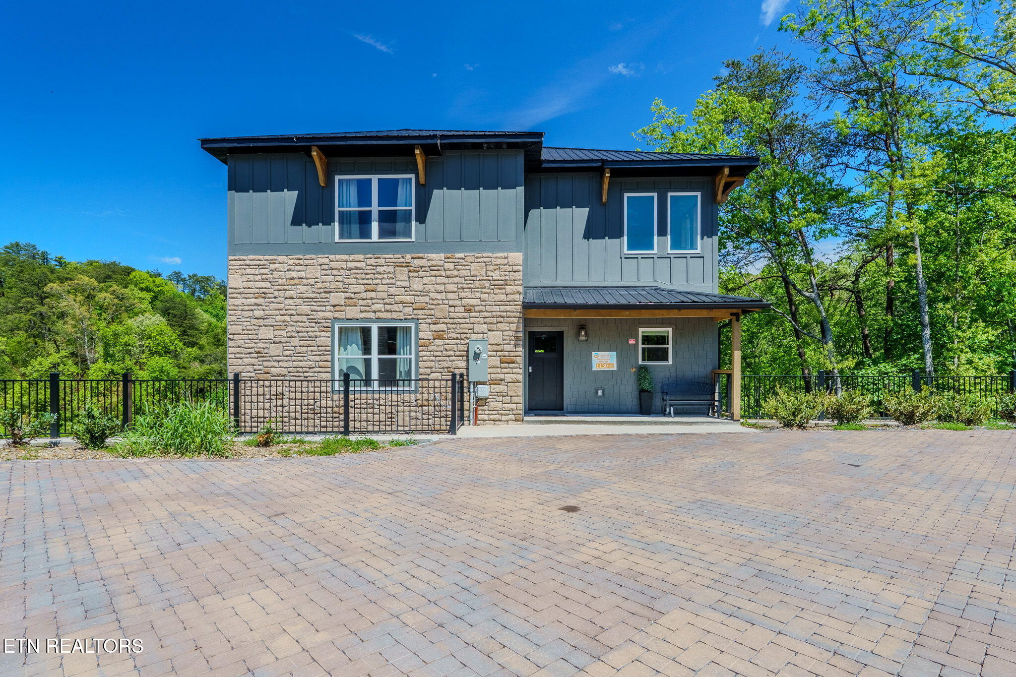1130 Lee Cardwell Circle Pigeon Forge TN 37863