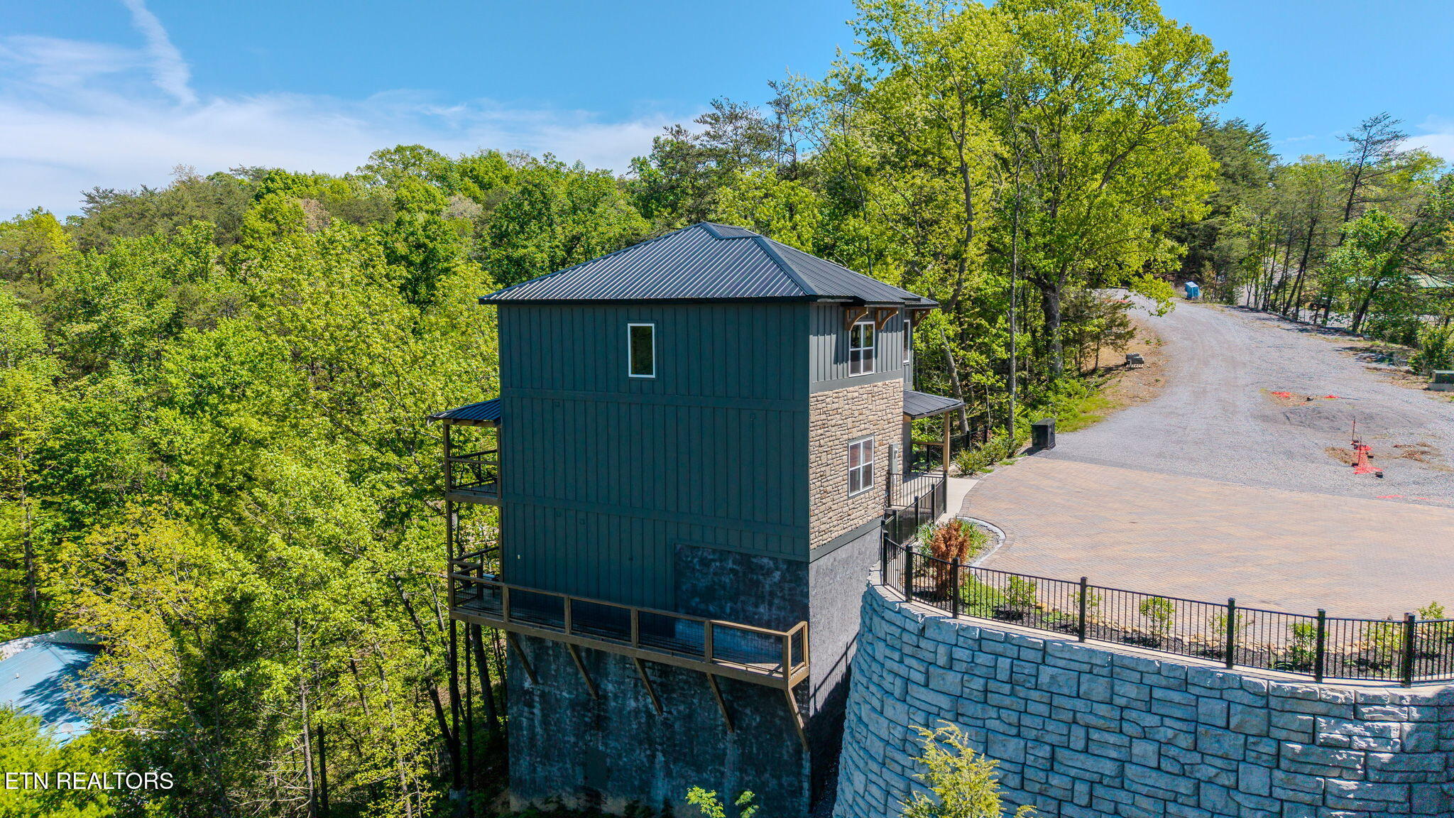 1130 Lee Cardwell Circle Pigeon Forge TN 37863