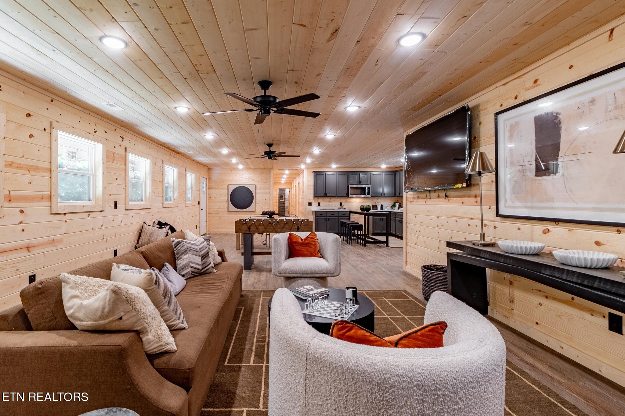 927 Carvers Lane Sevierville TN 37876