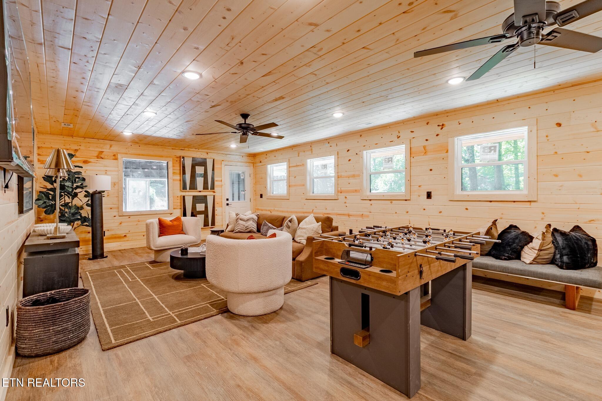 927 Carvers Lane Sevierville TN 37876