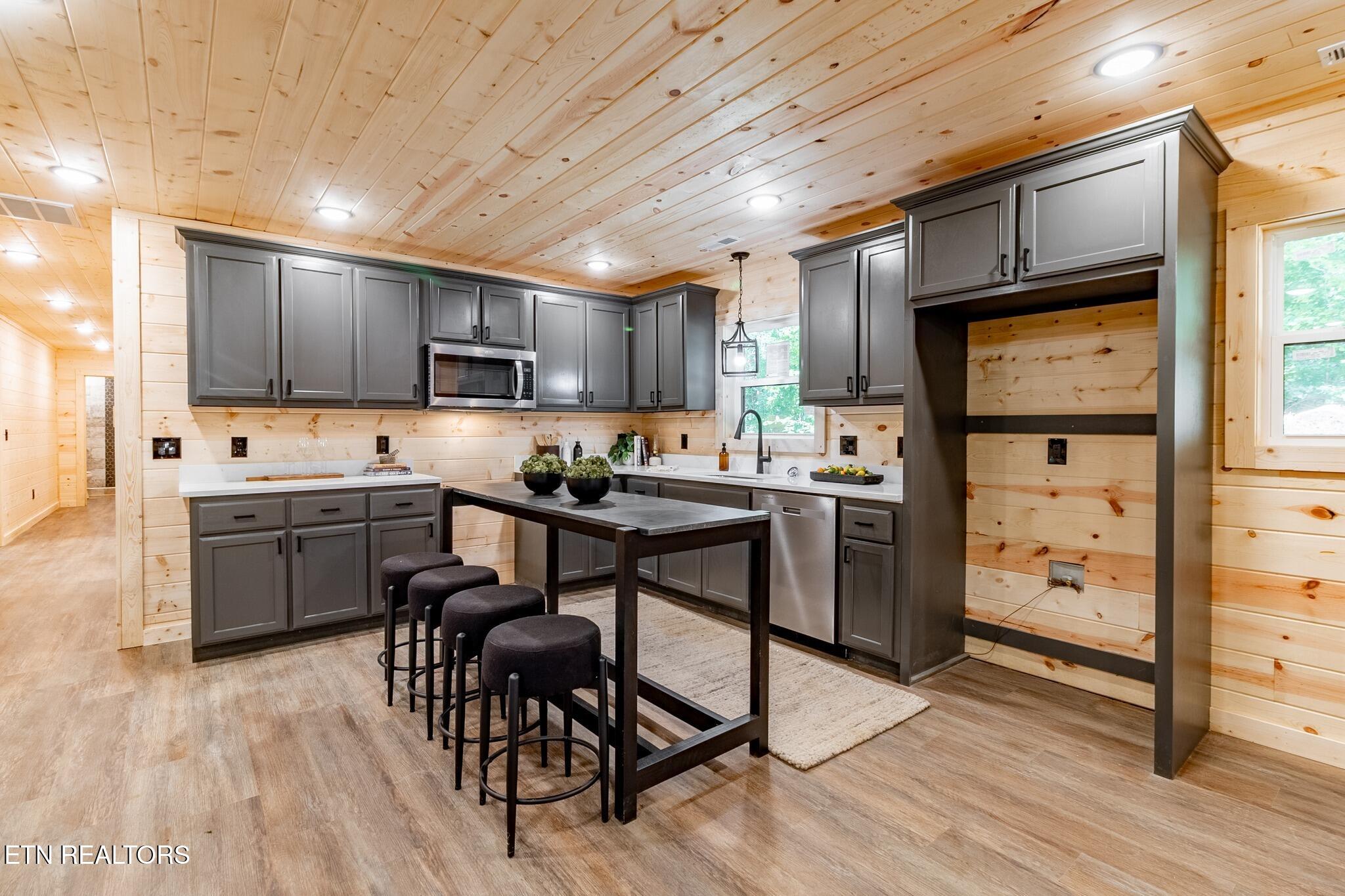 927 Carvers Lane Sevierville TN 37876