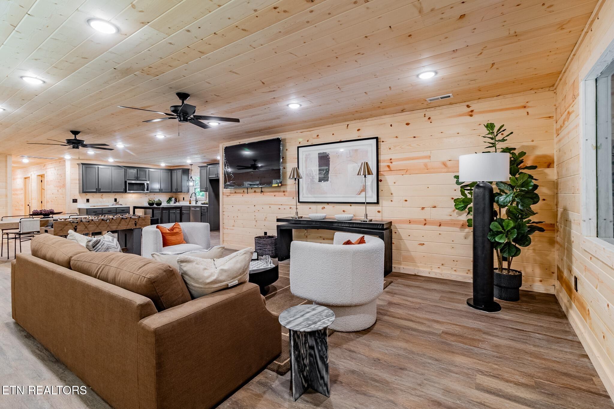 927 Carvers Lane Sevierville TN 37876