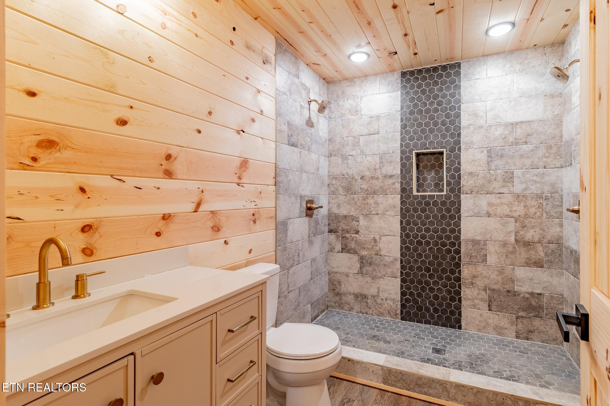 927 Carvers Lane Sevierville TN 37876