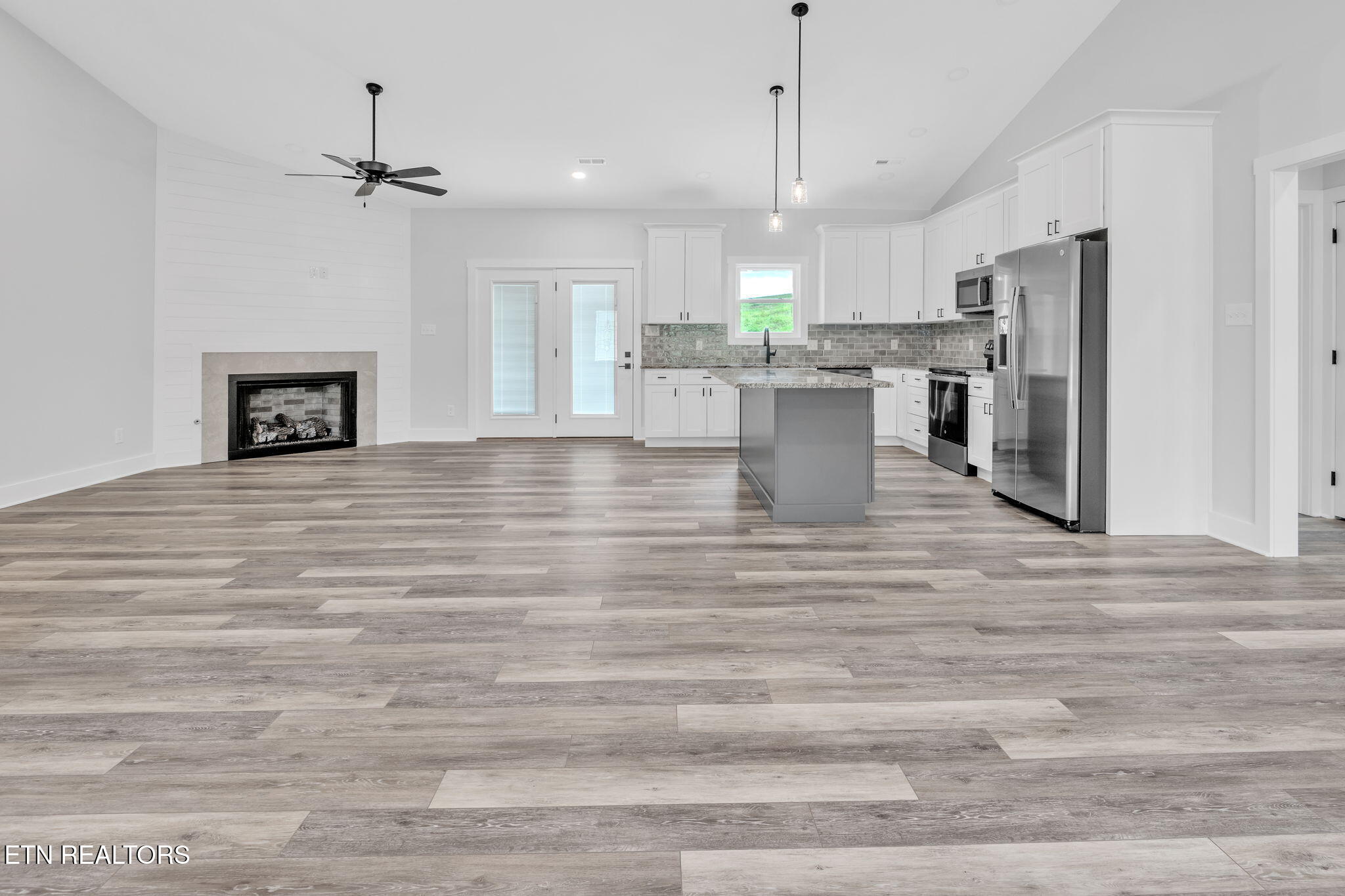 390 Hillvale Road Clinton TN 37716