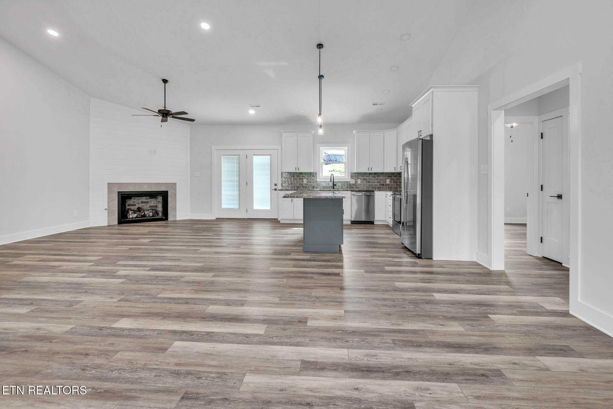 390 Hillvale Road Clinton TN 37716