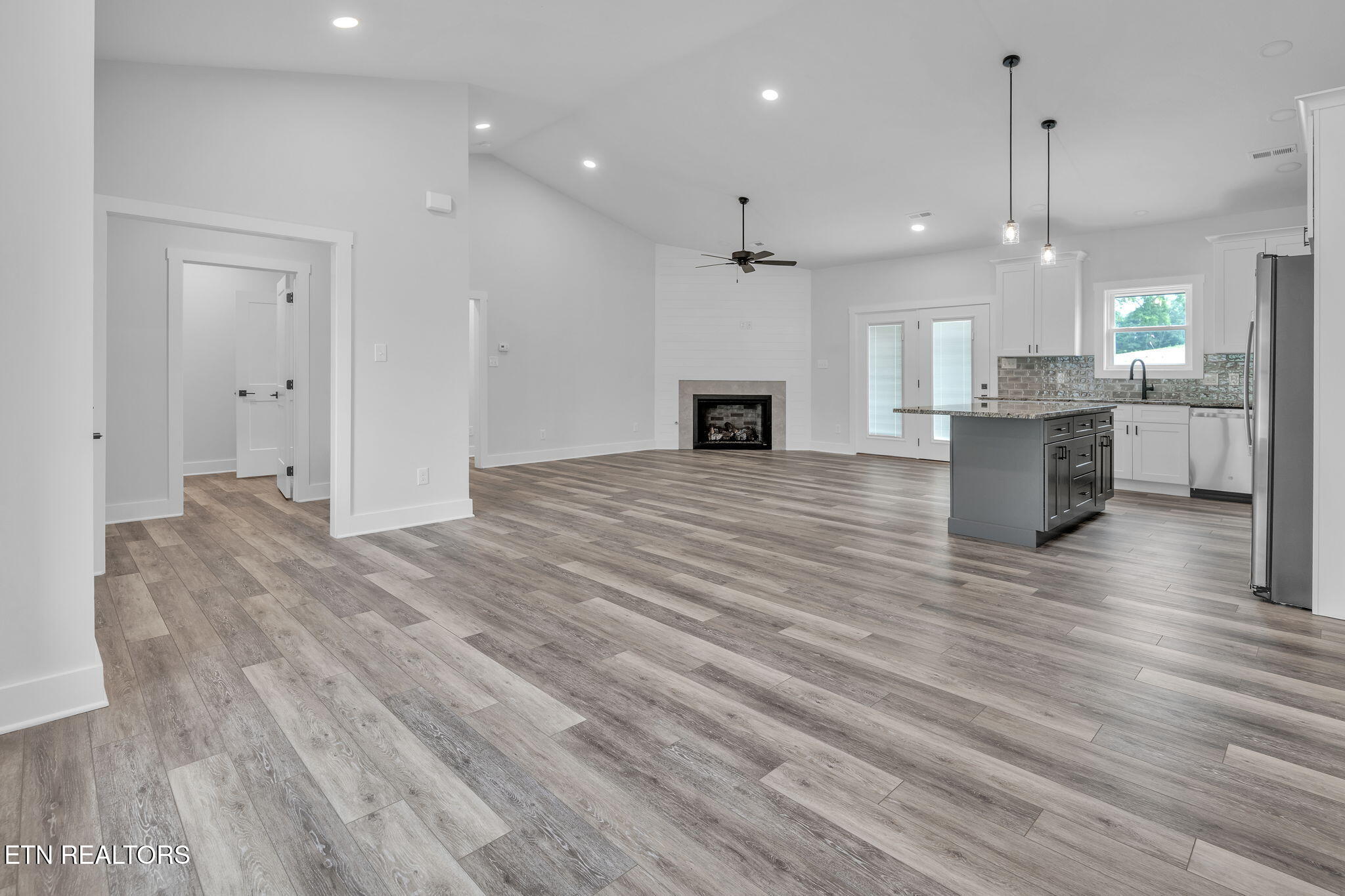 390 Hillvale Road Clinton TN 37716