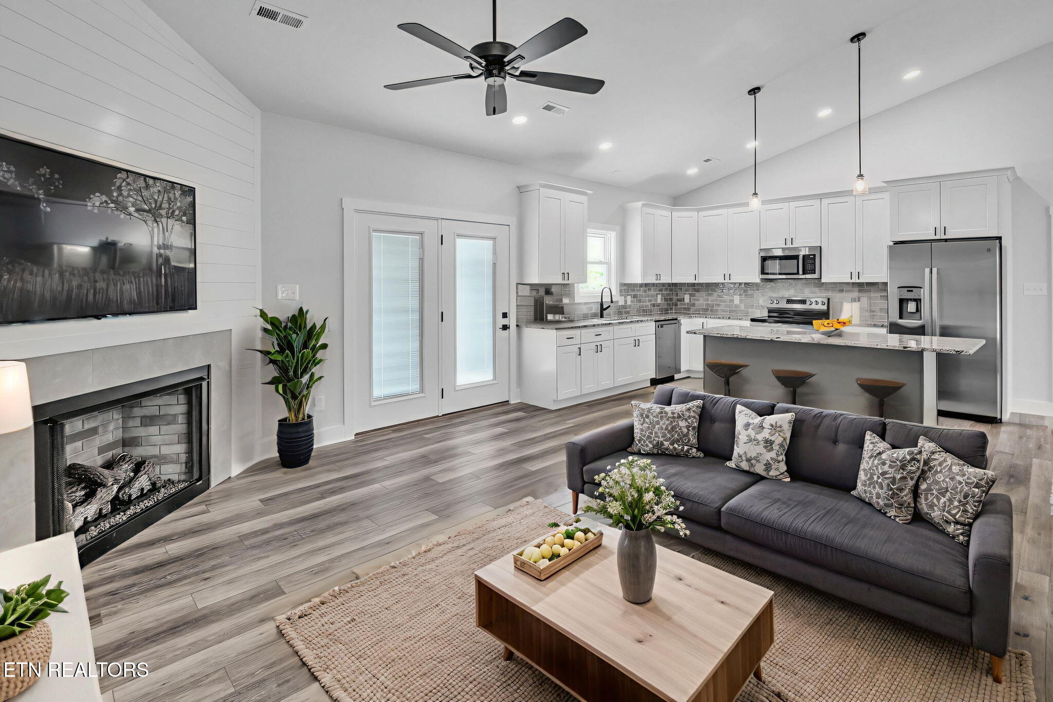 390 Hillvale Road Clinton TN 37716