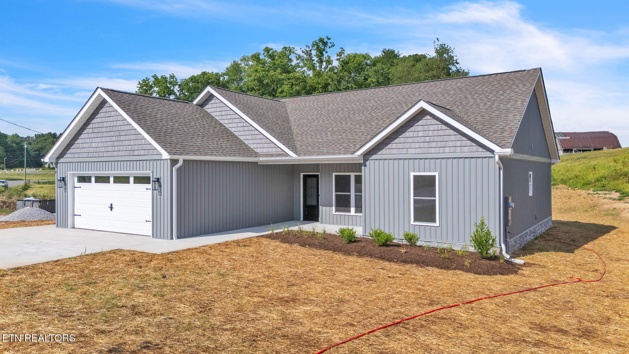 390 Hillvale Road Clinton TN 37716