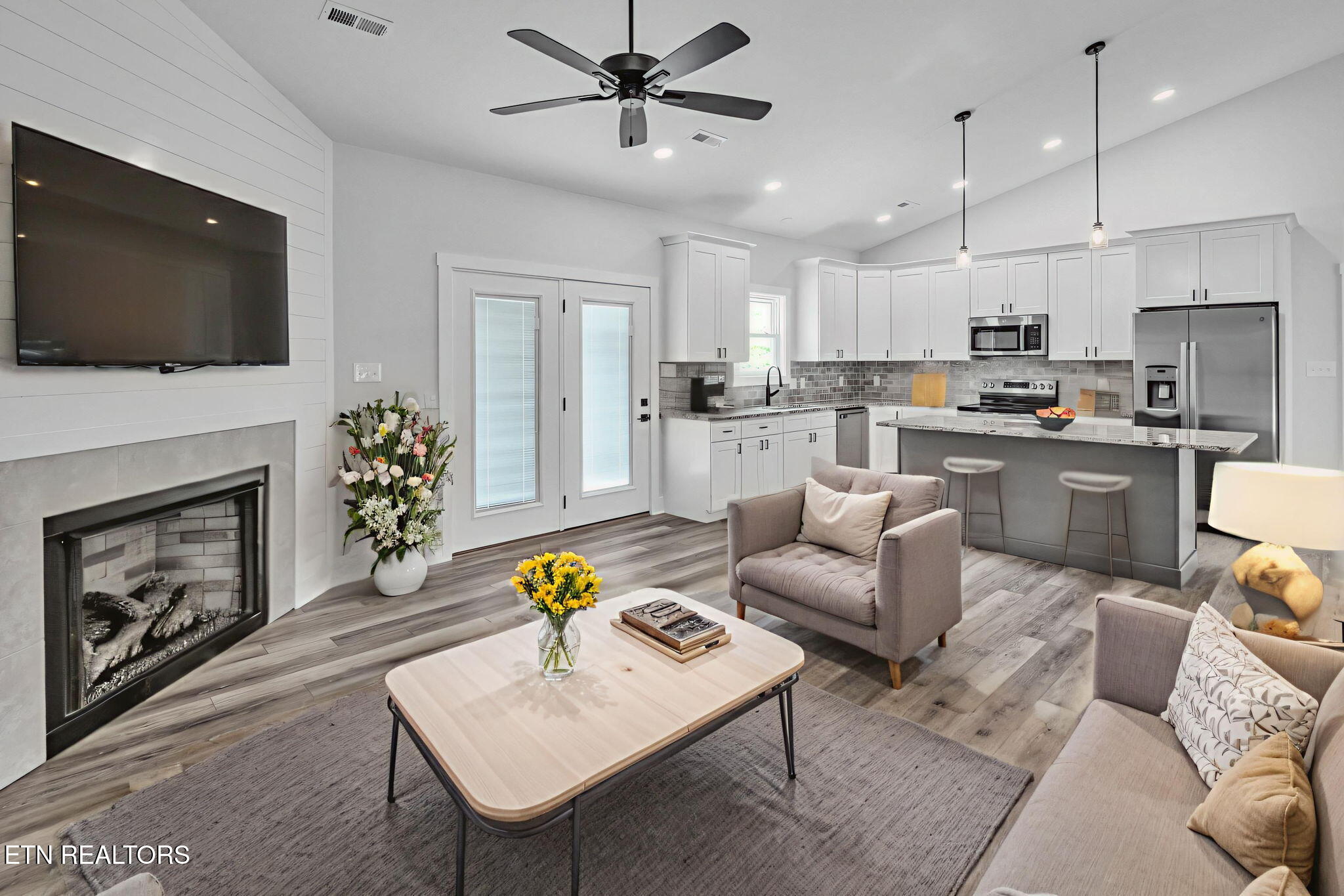 390 Hillvale Road Clinton TN 37716