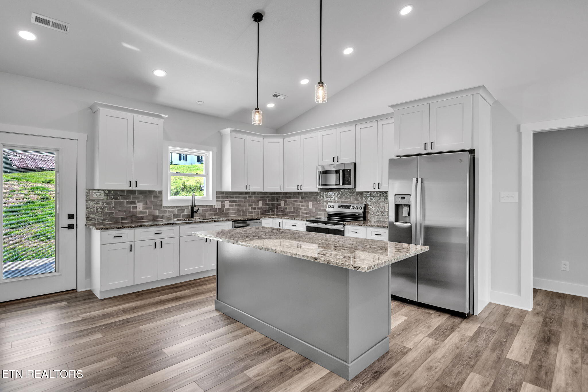 390 Hillvale Road Clinton TN 37716