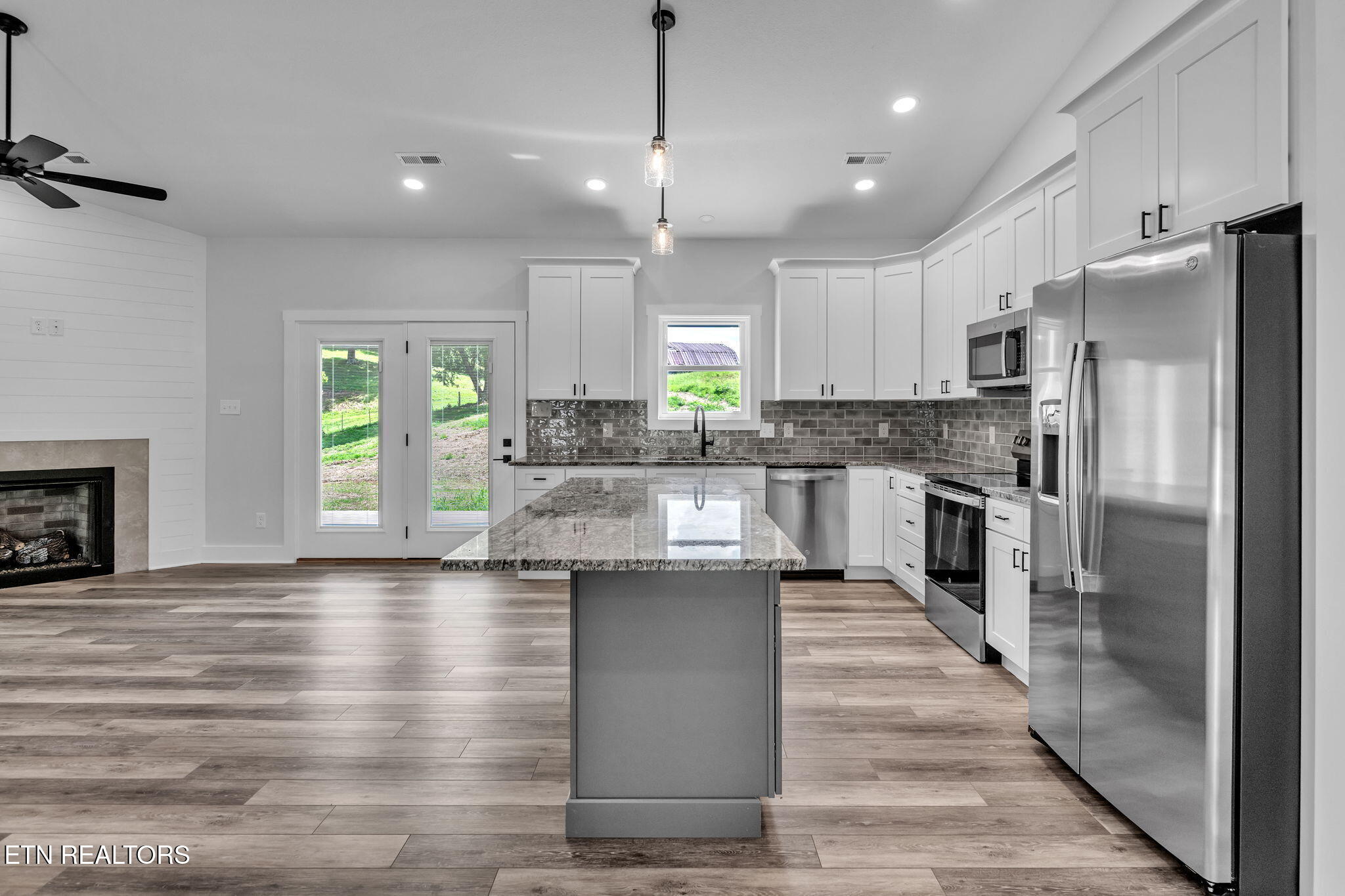 390 Hillvale Road Clinton TN 37716