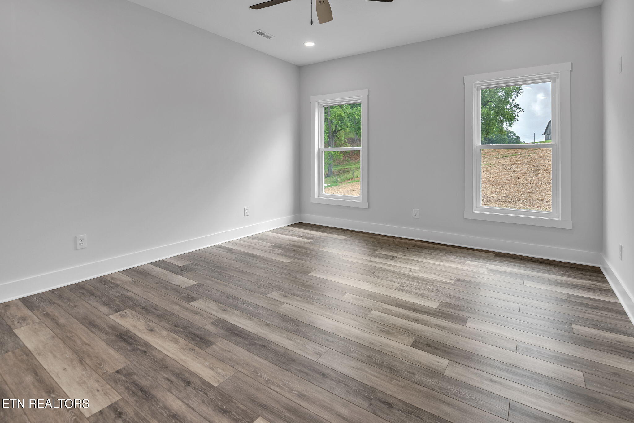 390 Hillvale Road Clinton TN 37716