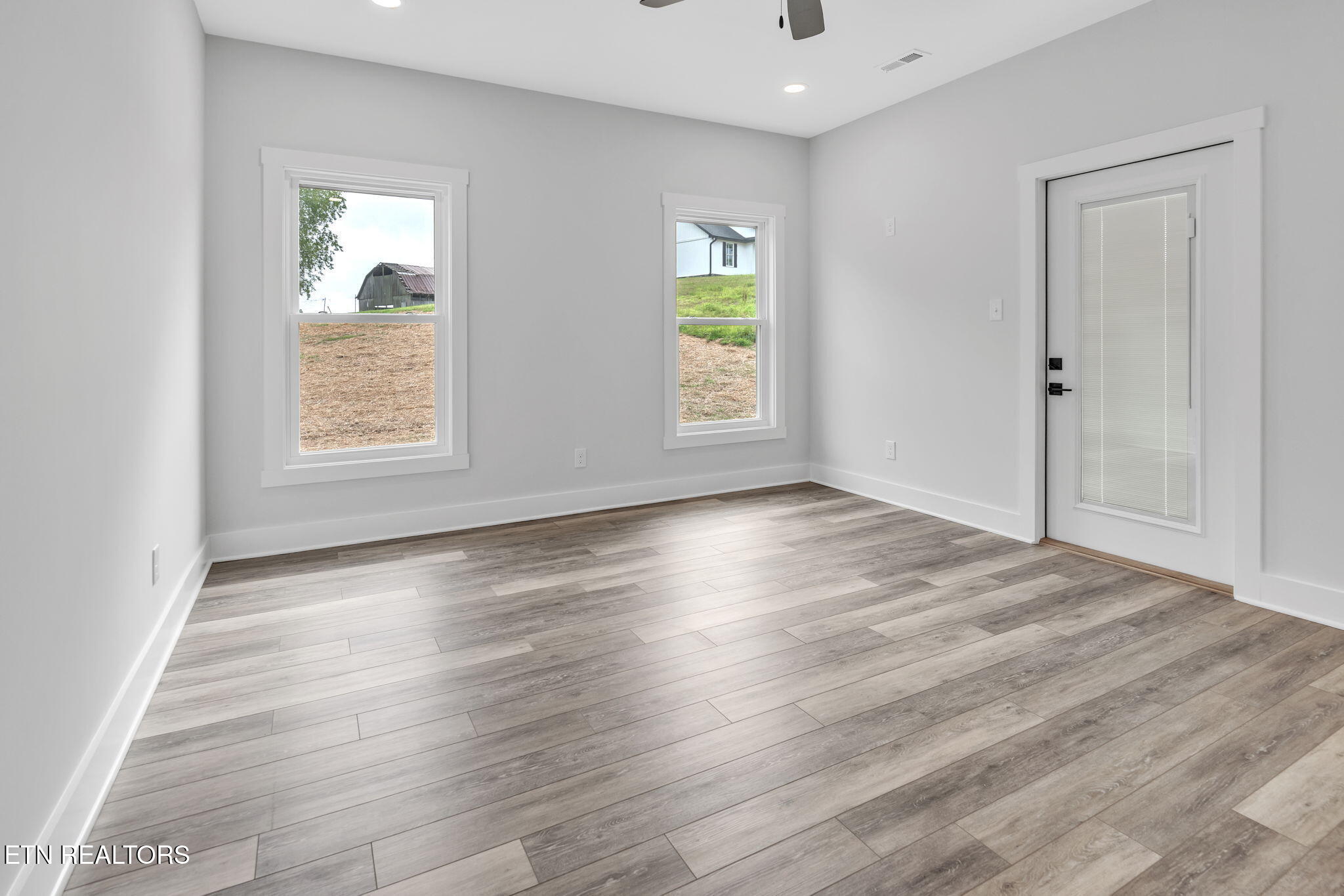 390 Hillvale Road Clinton TN 37716