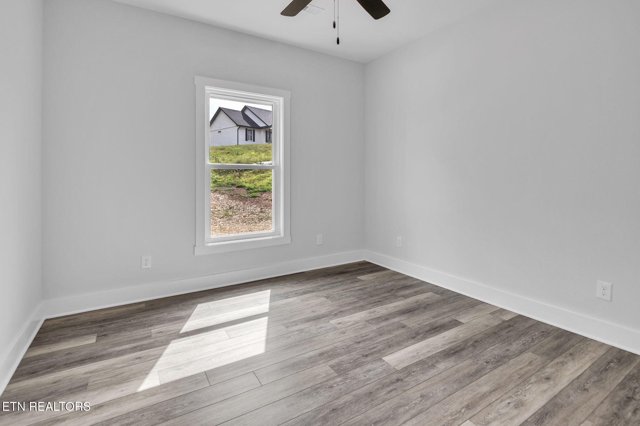 390 Hillvale Road Clinton TN 37716