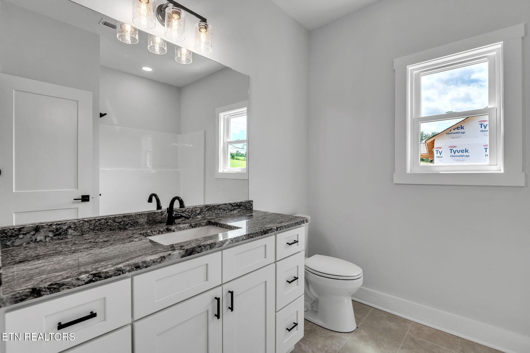 390 Hillvale Road Clinton TN 37716