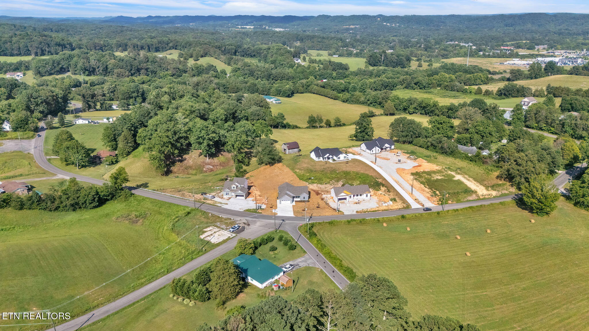 390 Hillvale Road Clinton TN 37716