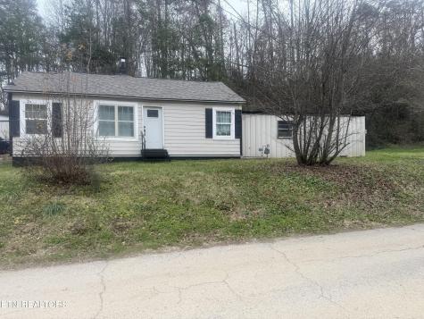 613 Baumgartner Road Harriman TN 37748
