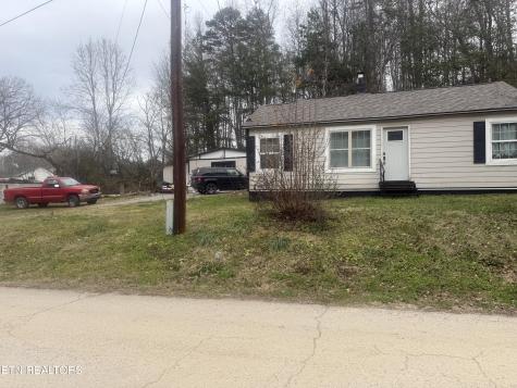 613 Baumgartner Road Harriman TN 37748