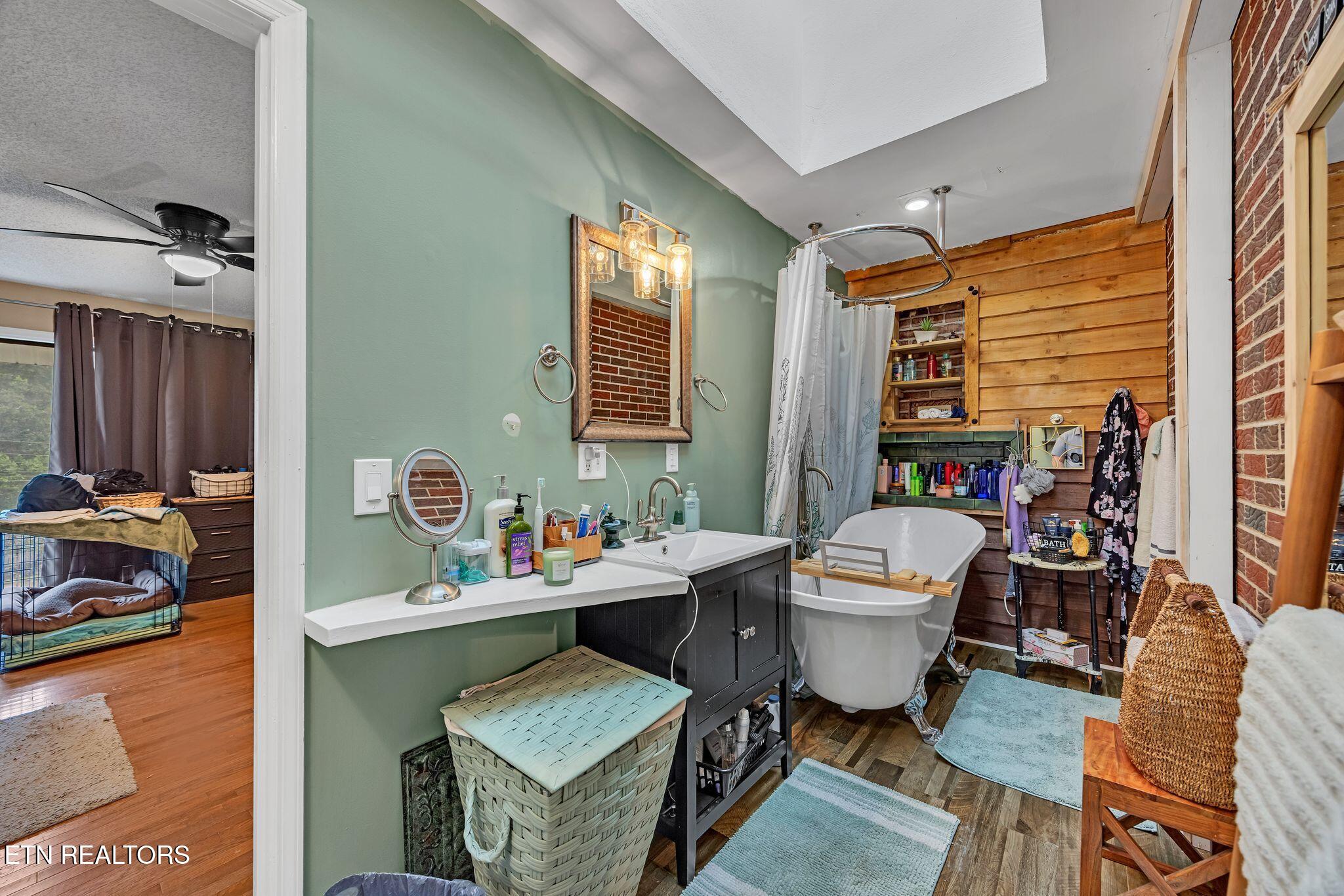 2143 S Shore Acres Road Soddy-daisy TN 37379