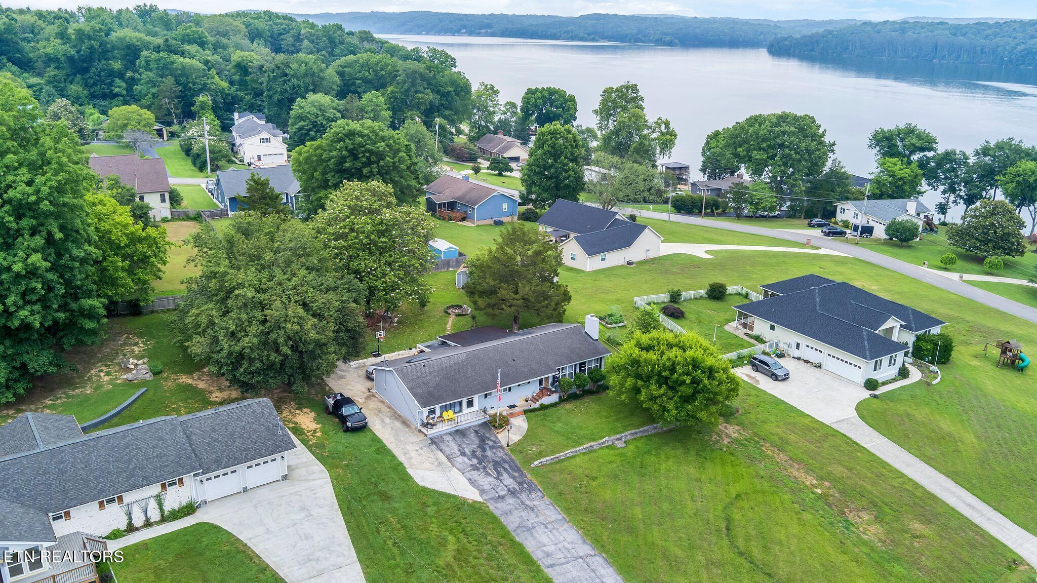 2143 S Shore Acres Road Soddy-daisy TN 37379