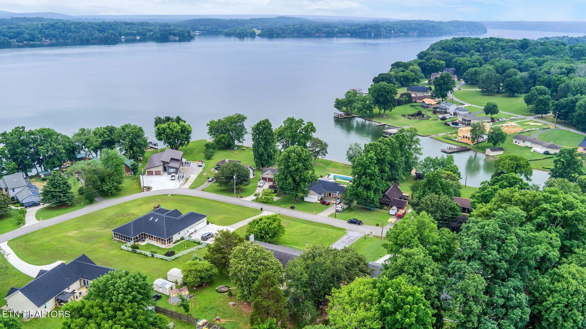 2143 S Shore Acres Road Soddy-daisy TN 37379