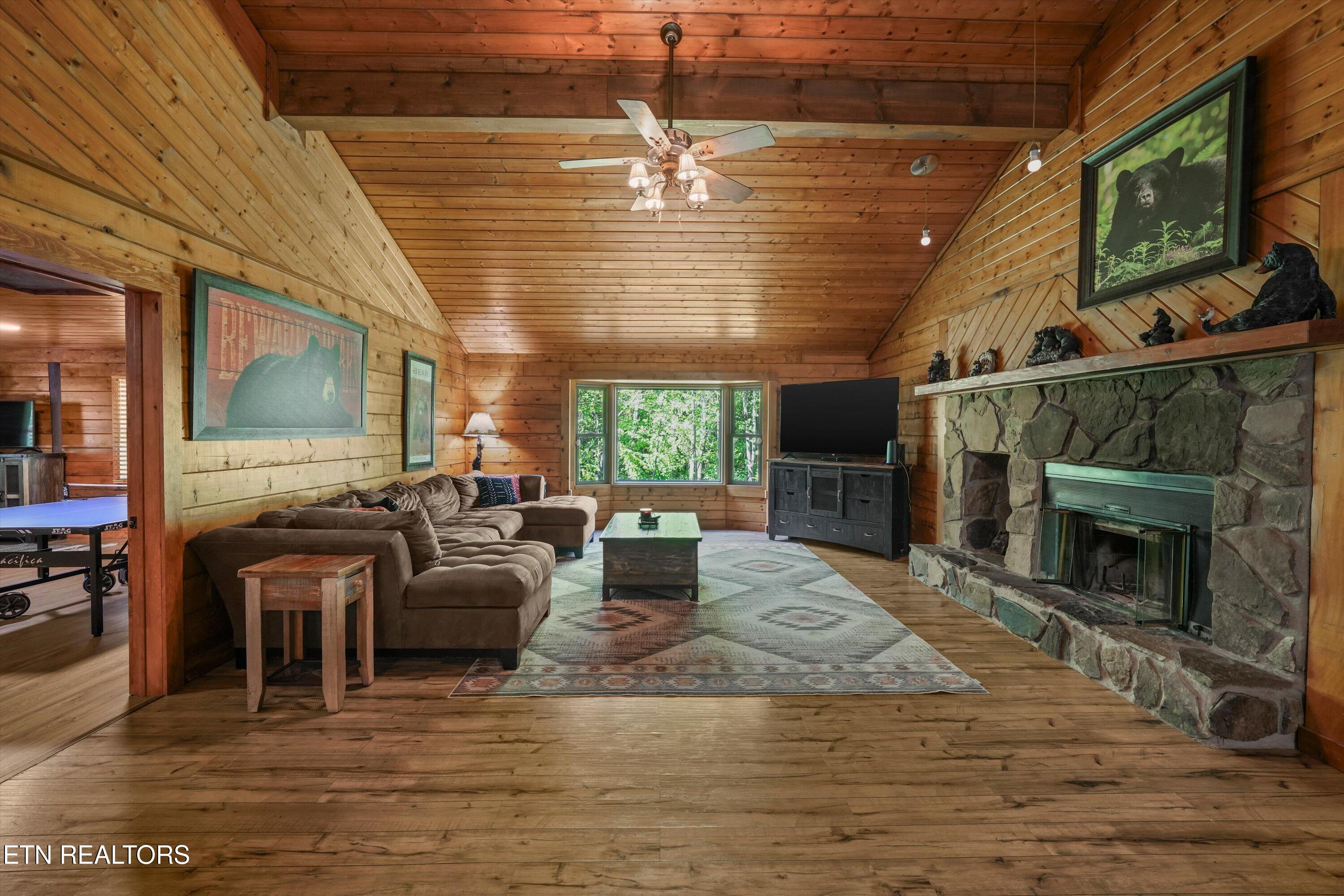 716 Country Oaks Drive Pigeon Forge TN 37863