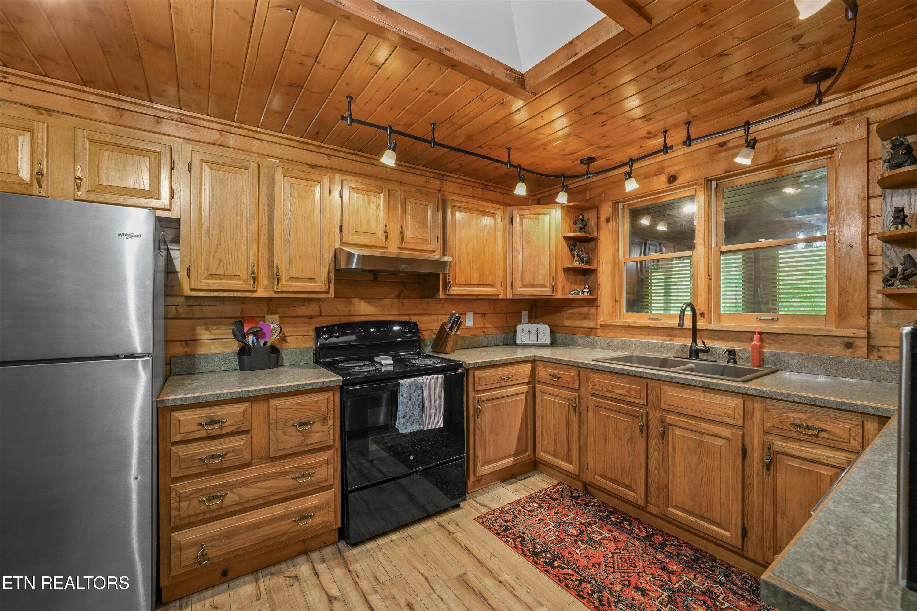 716 Country Oaks Drive Pigeon Forge TN 37863