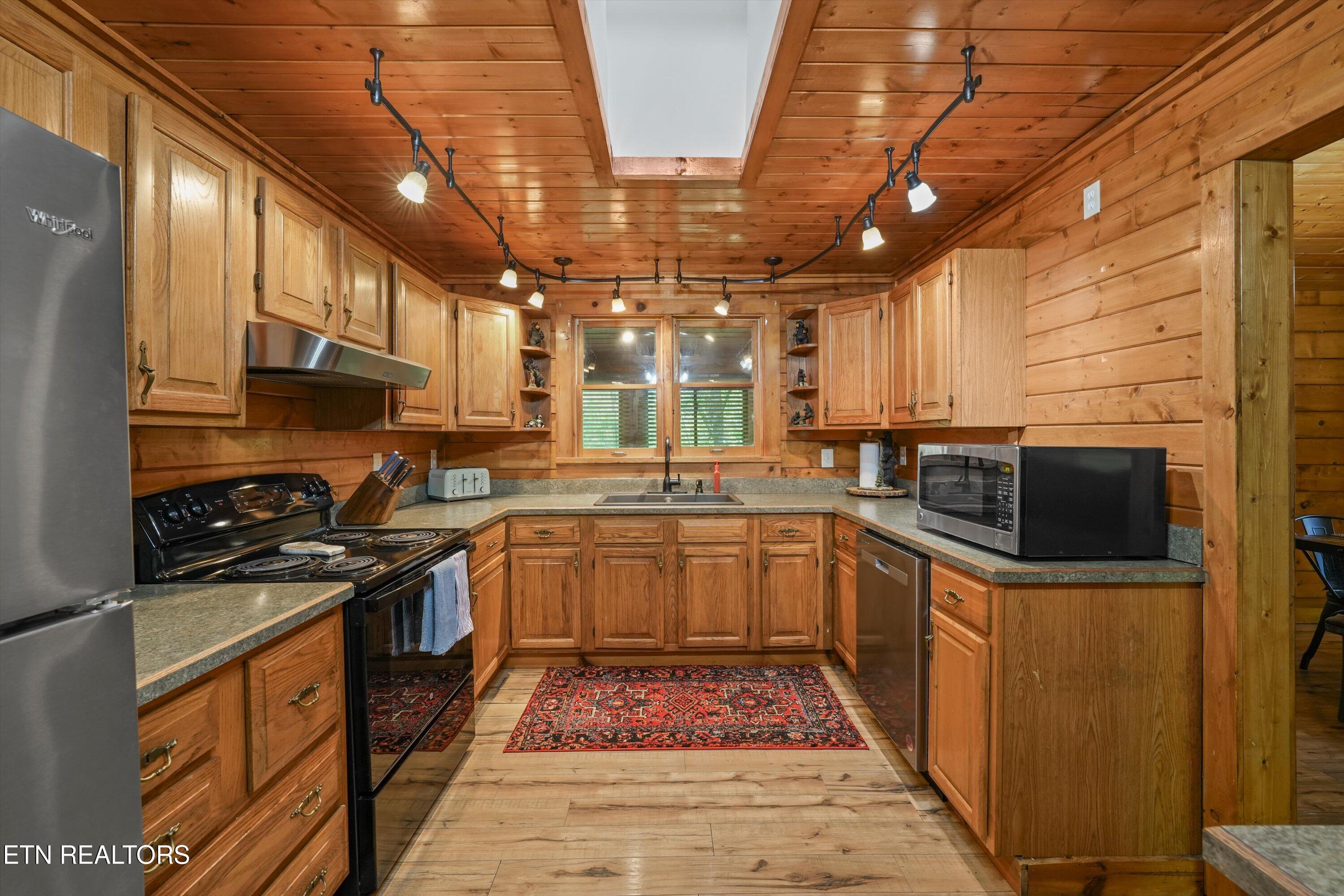 716 Country Oaks Drive Pigeon Forge TN 37863