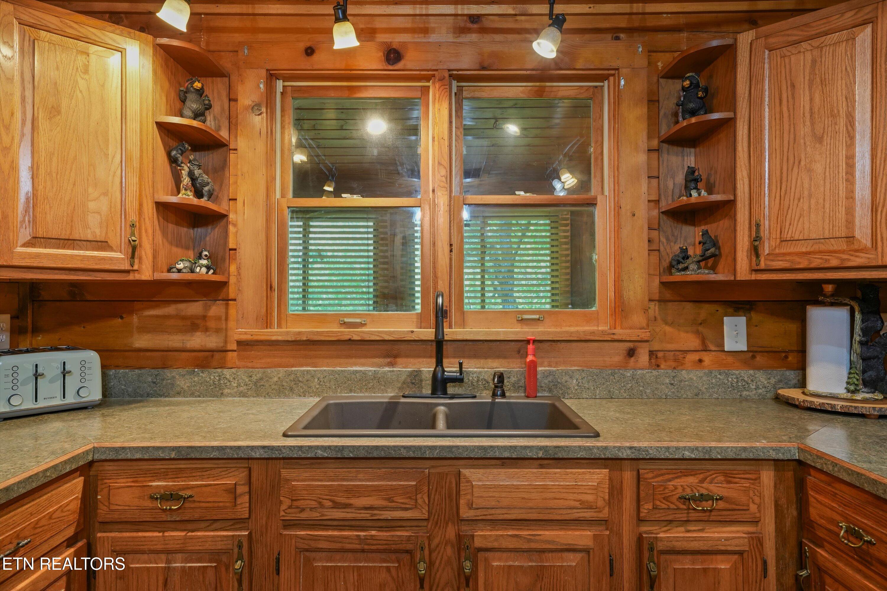 716 Country Oaks Drive Pigeon Forge TN 37863