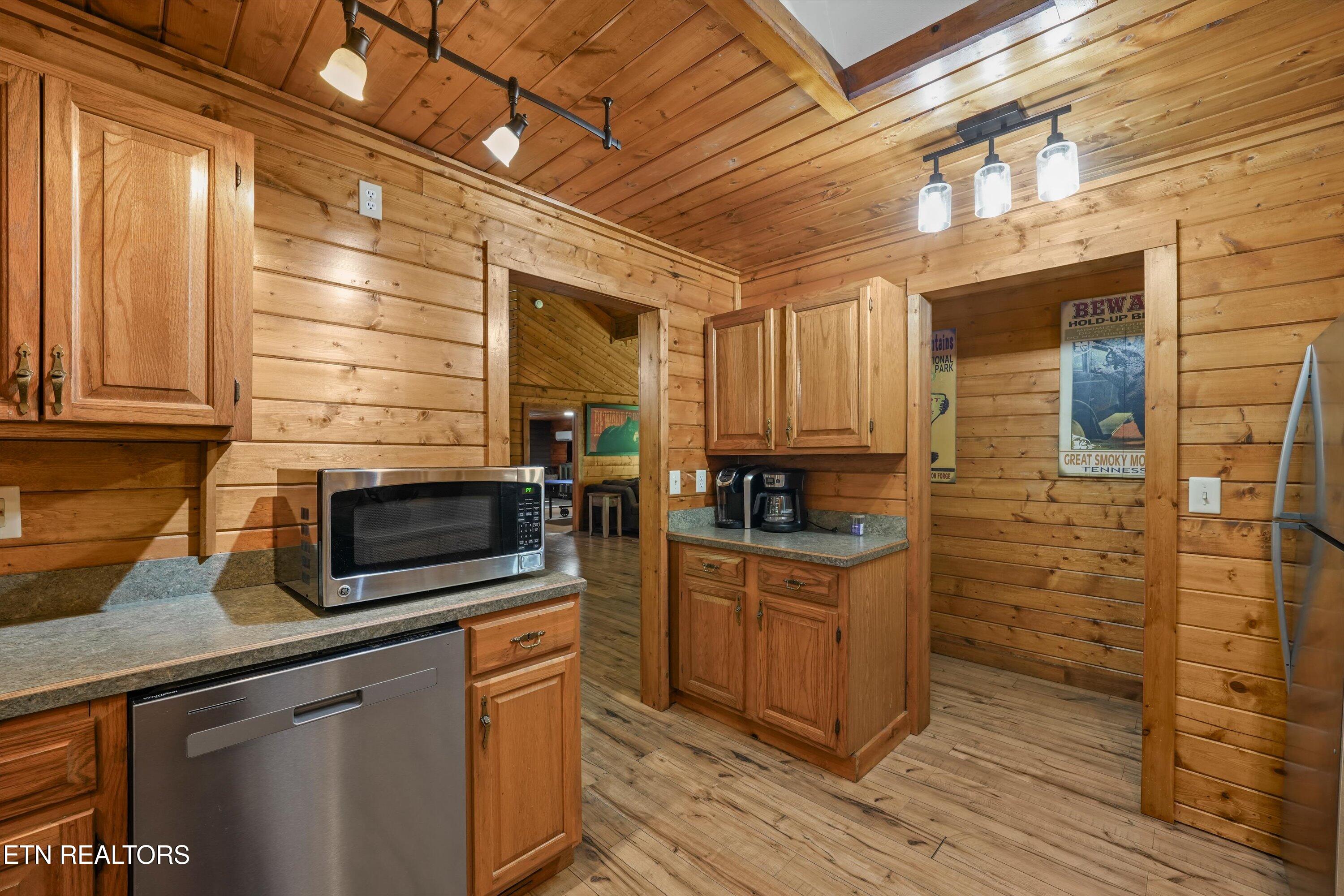 716 Country Oaks Drive Pigeon Forge TN 37863
