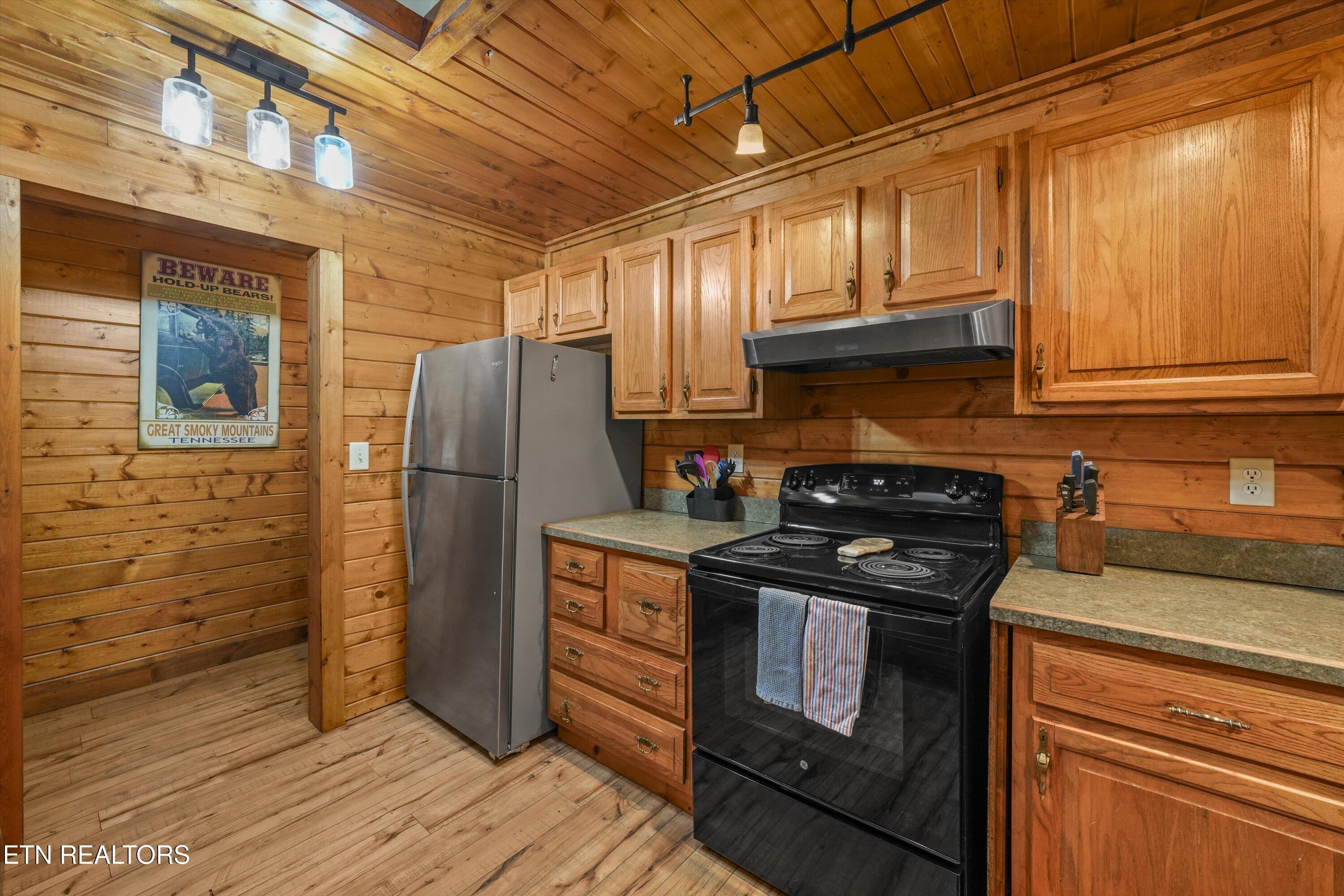 716 Country Oaks Drive Pigeon Forge TN 37863