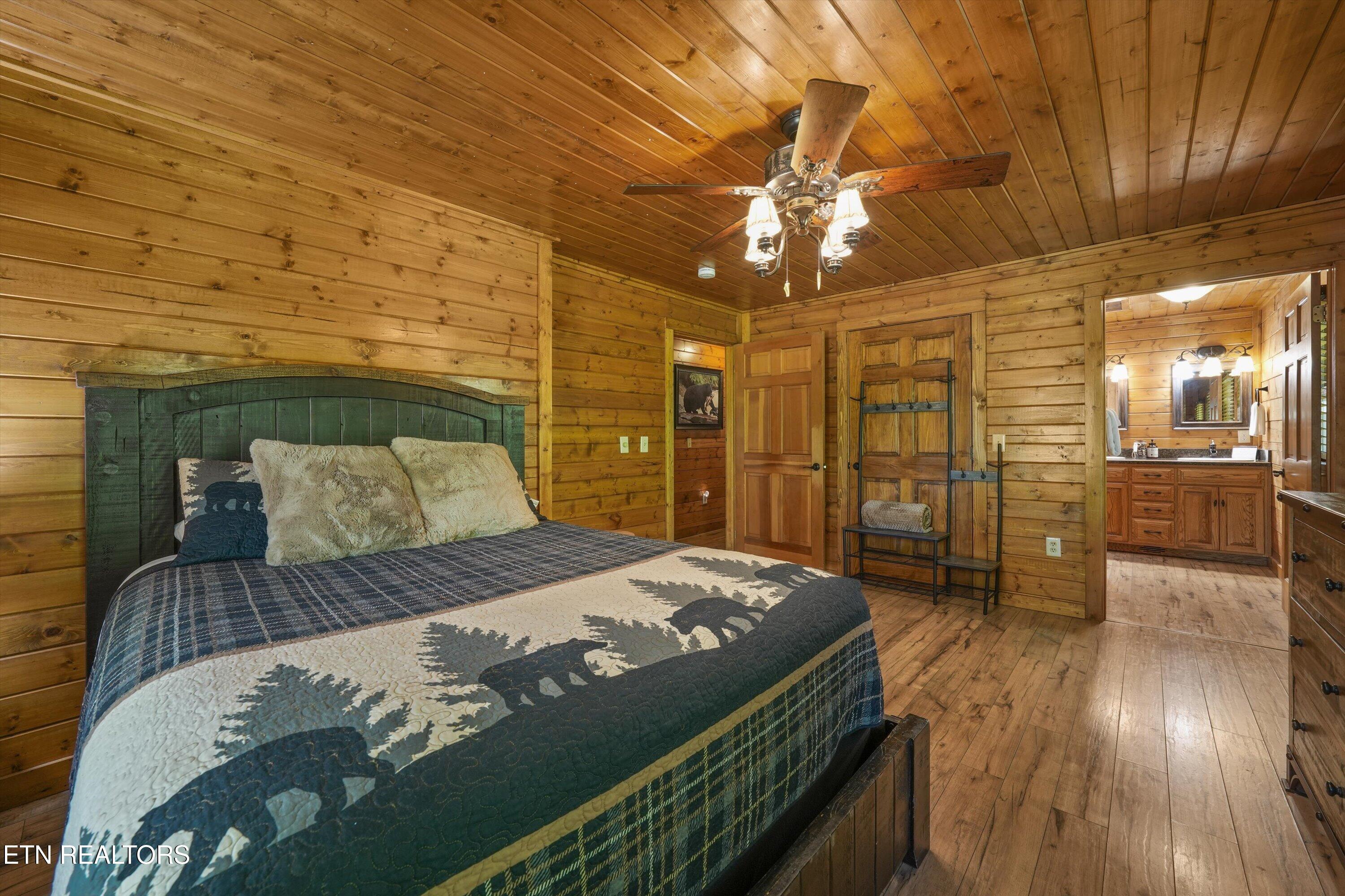 716 Country Oaks Drive Pigeon Forge TN 37863